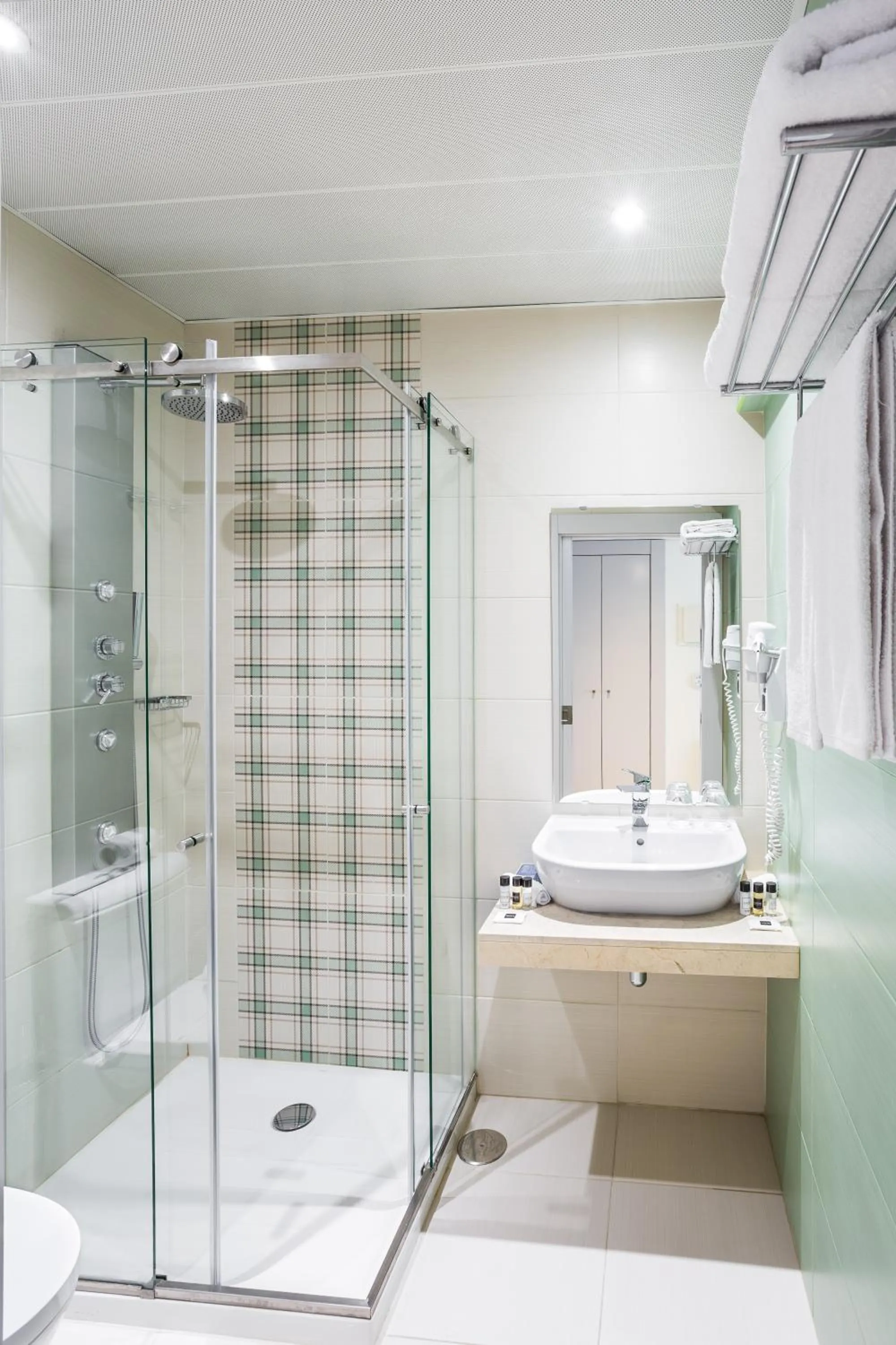 Bathroom in Empire Lisbon Hotel