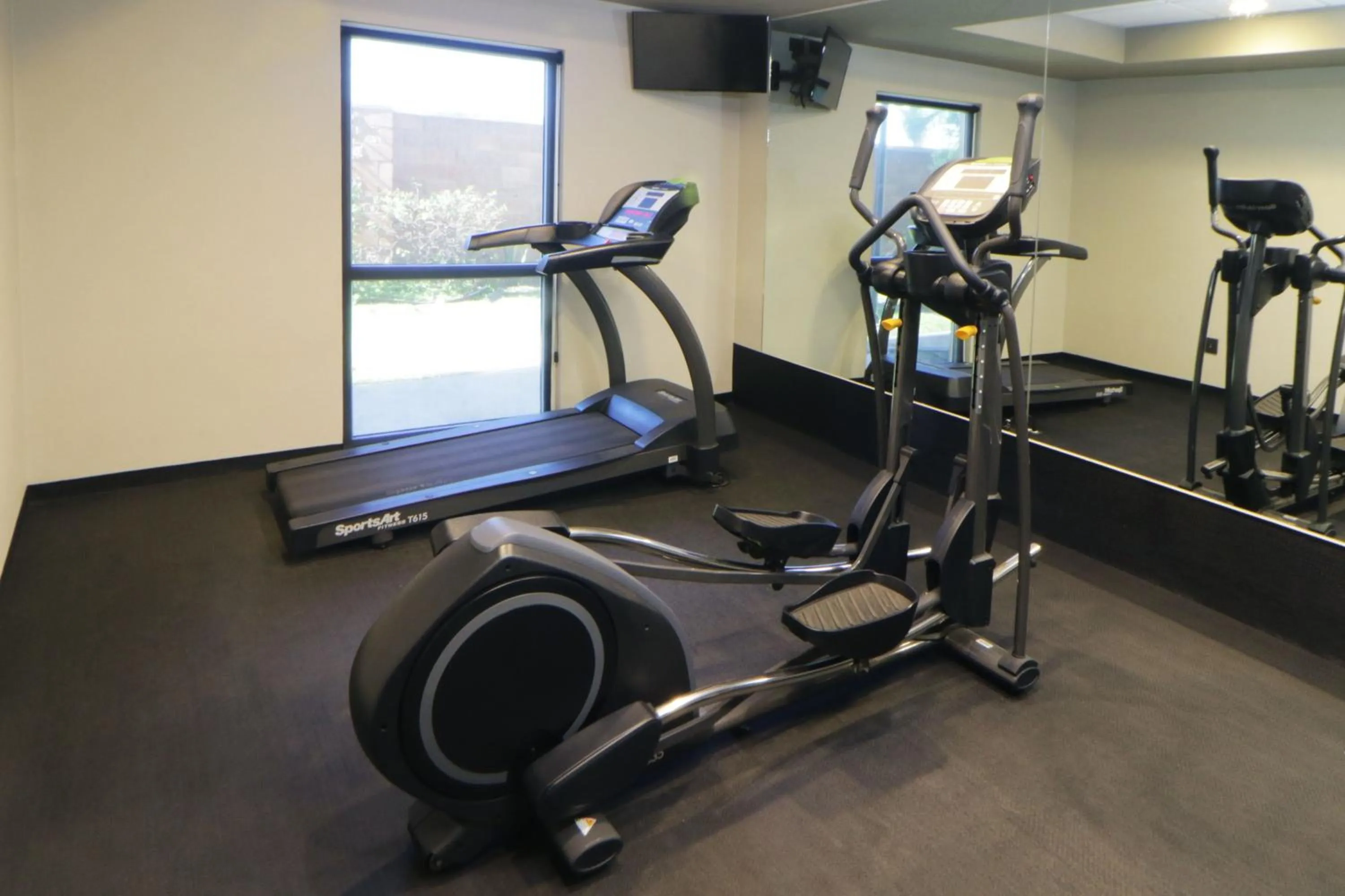 Fitness centre/facilities in City Express by Marriott Rosarito