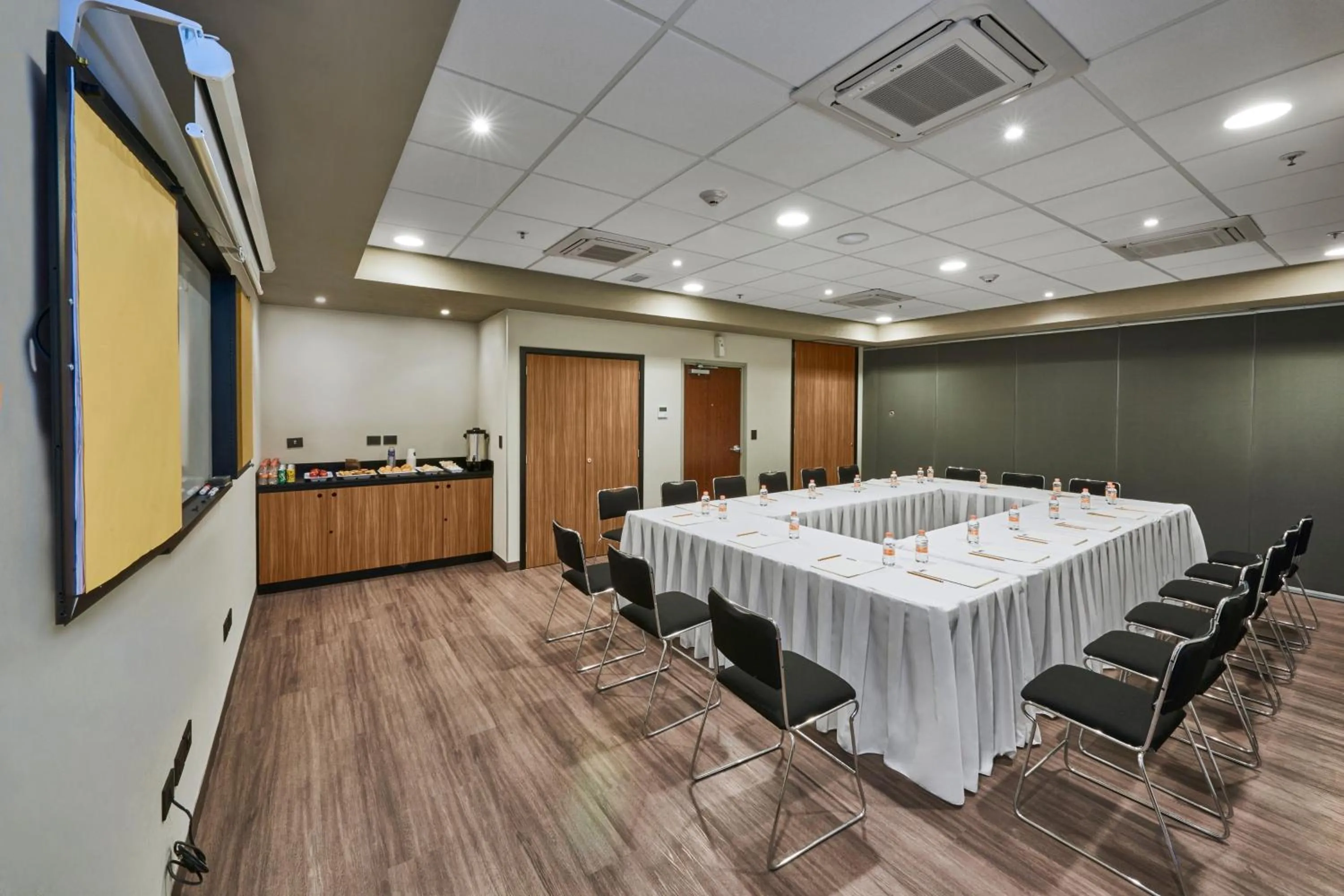 Meeting/conference room in City Express by Marriott Rosarito