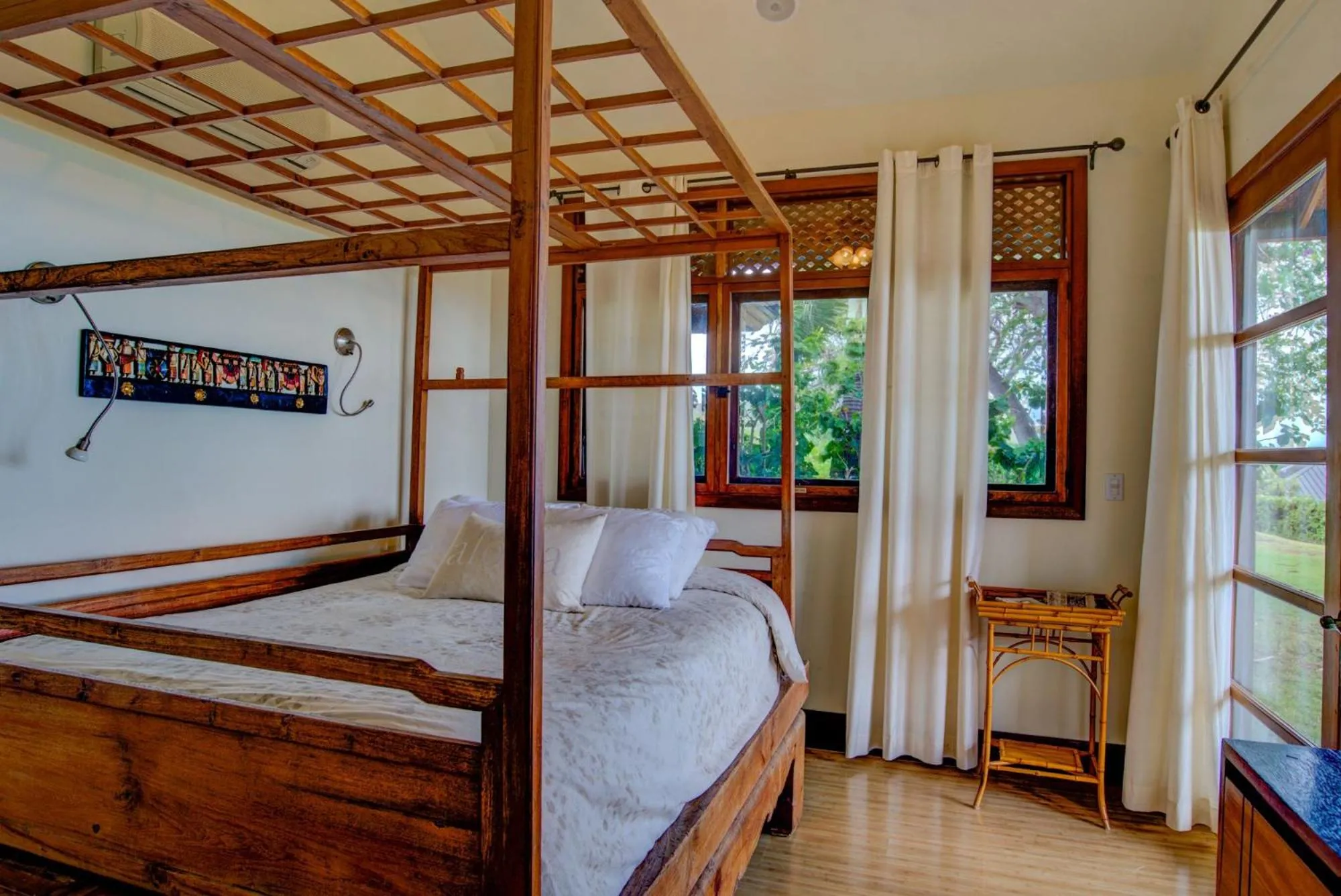 Bed in Ho'oilo House