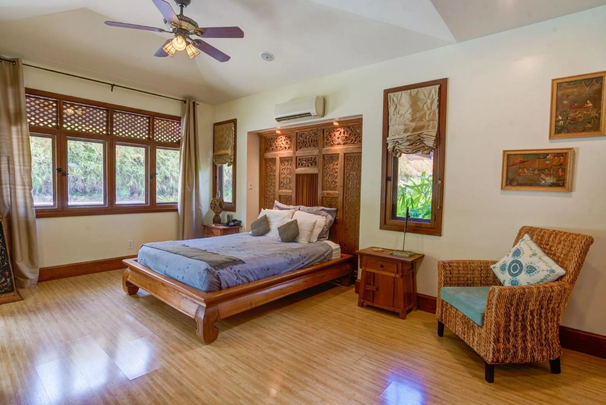 Bed in Ho'oilo House