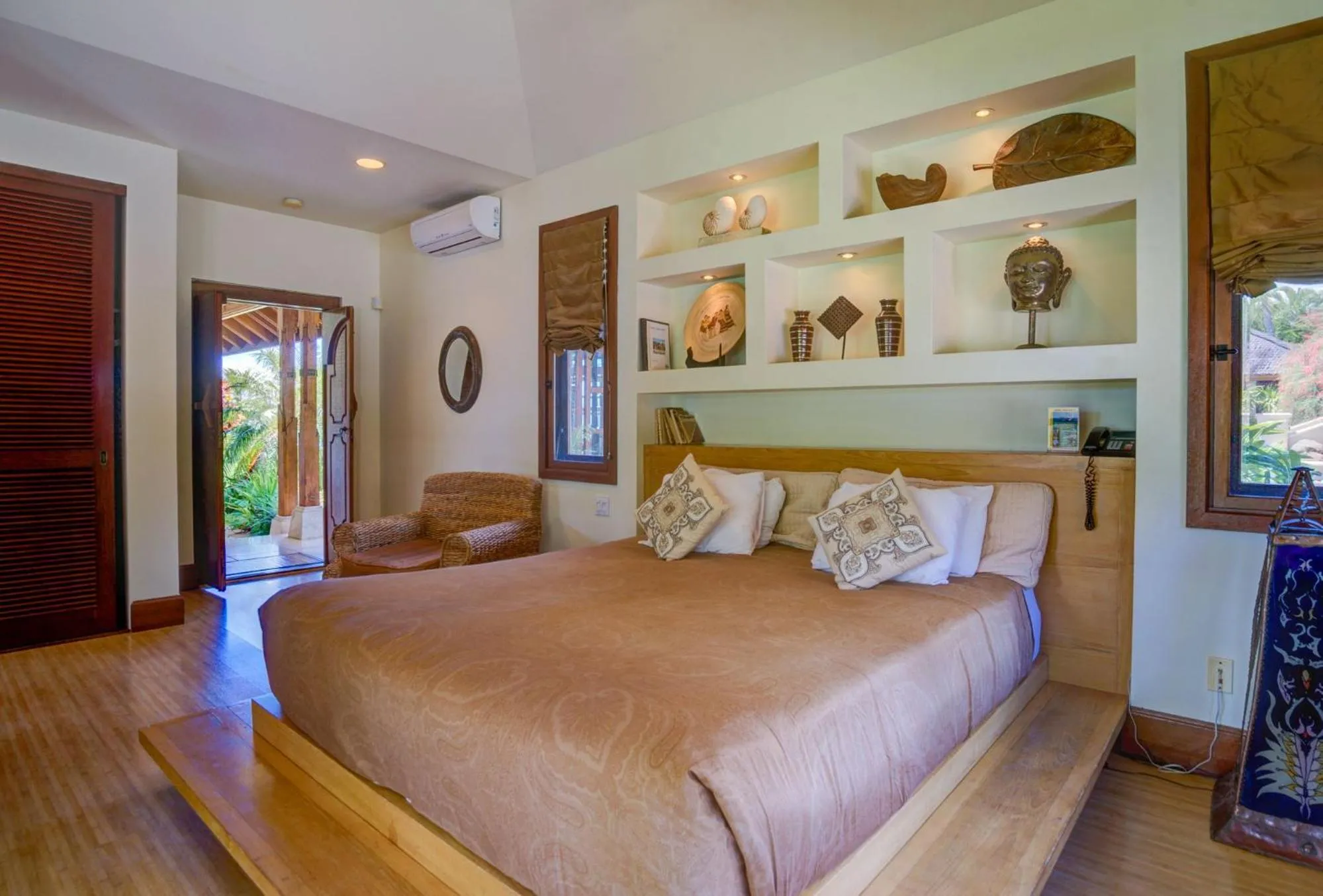 Bed in Ho'oilo House