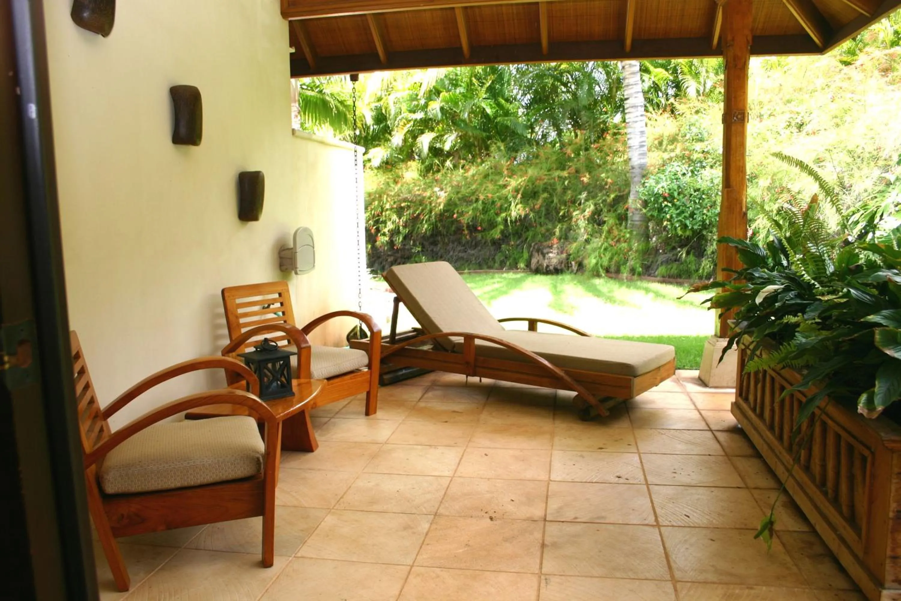 Patio in Ho'oilo House