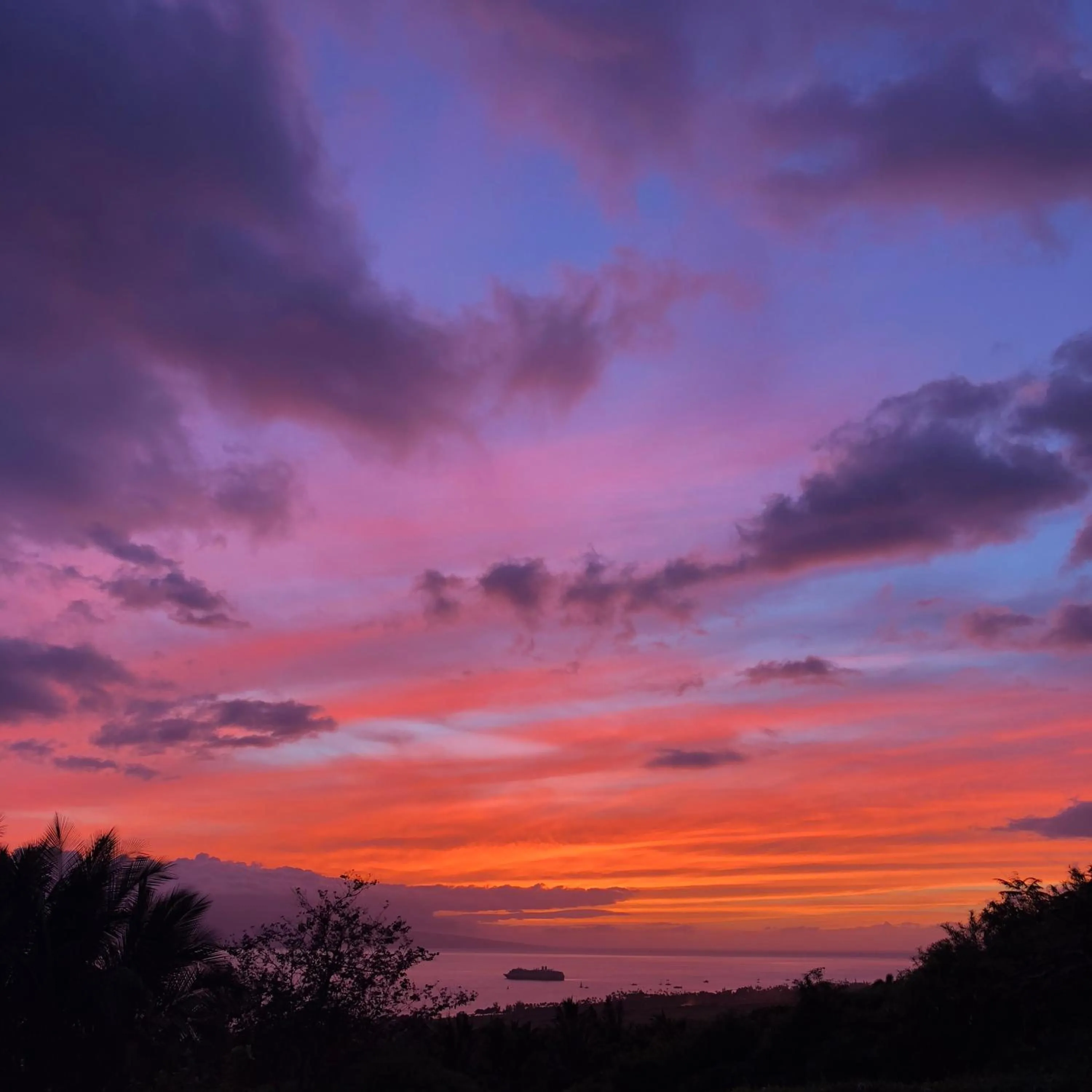 Sunset in Ho'oilo House