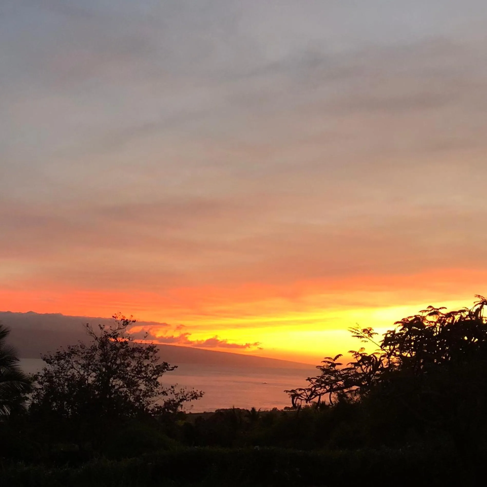 Sunset in Ho'oilo House