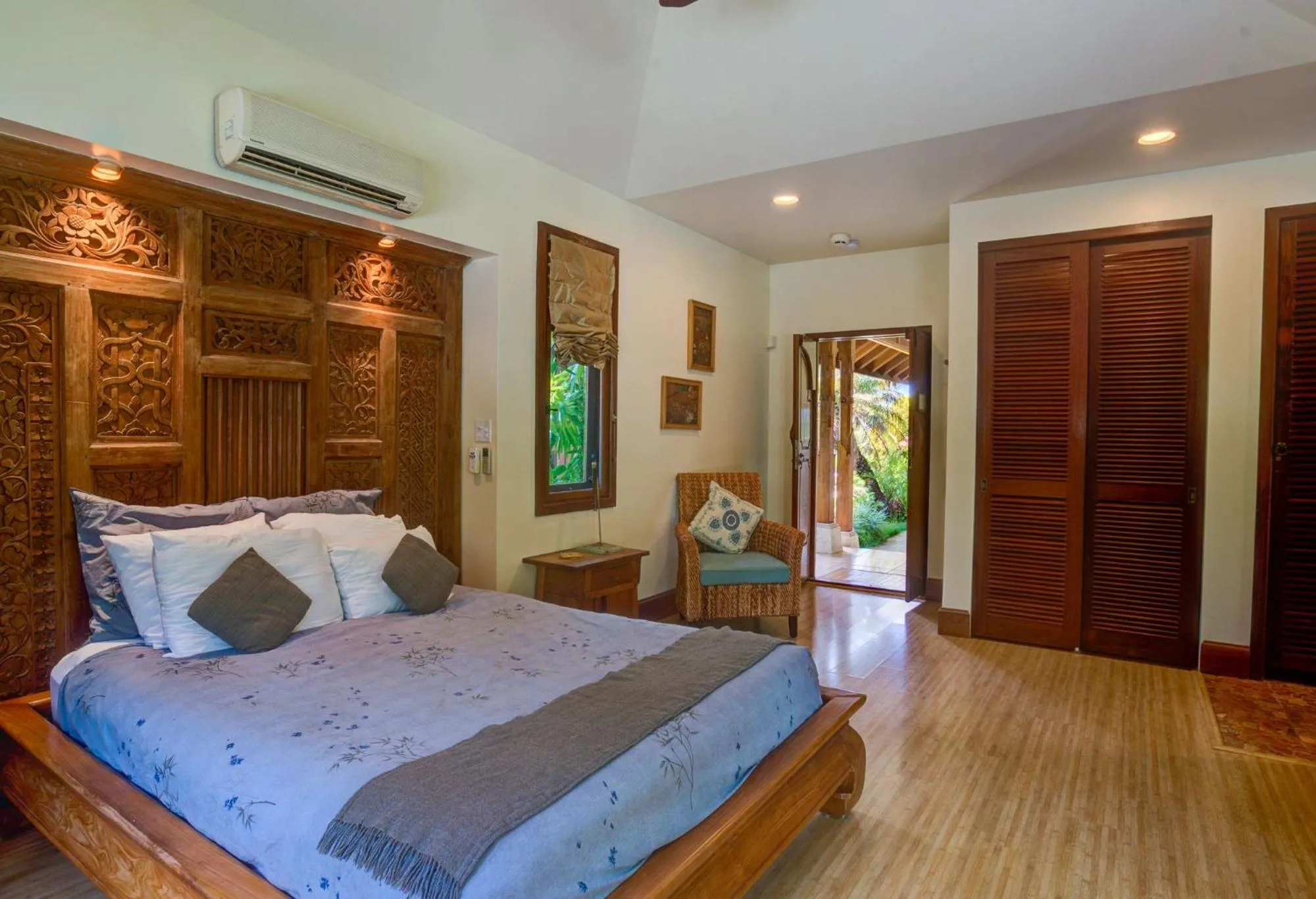 Bed in Ho'oilo House