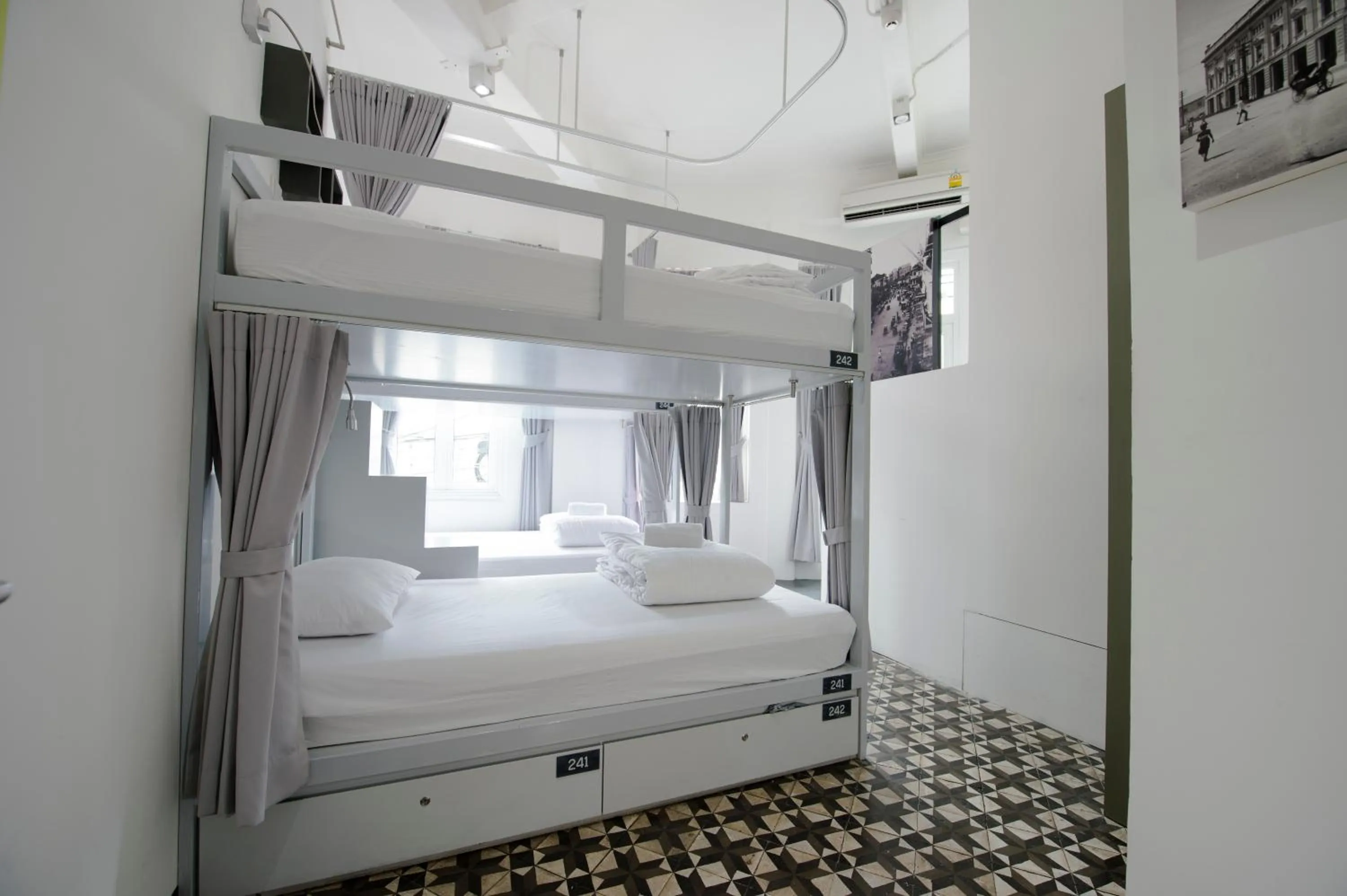 bunk bed, Bed in Cacha Bed