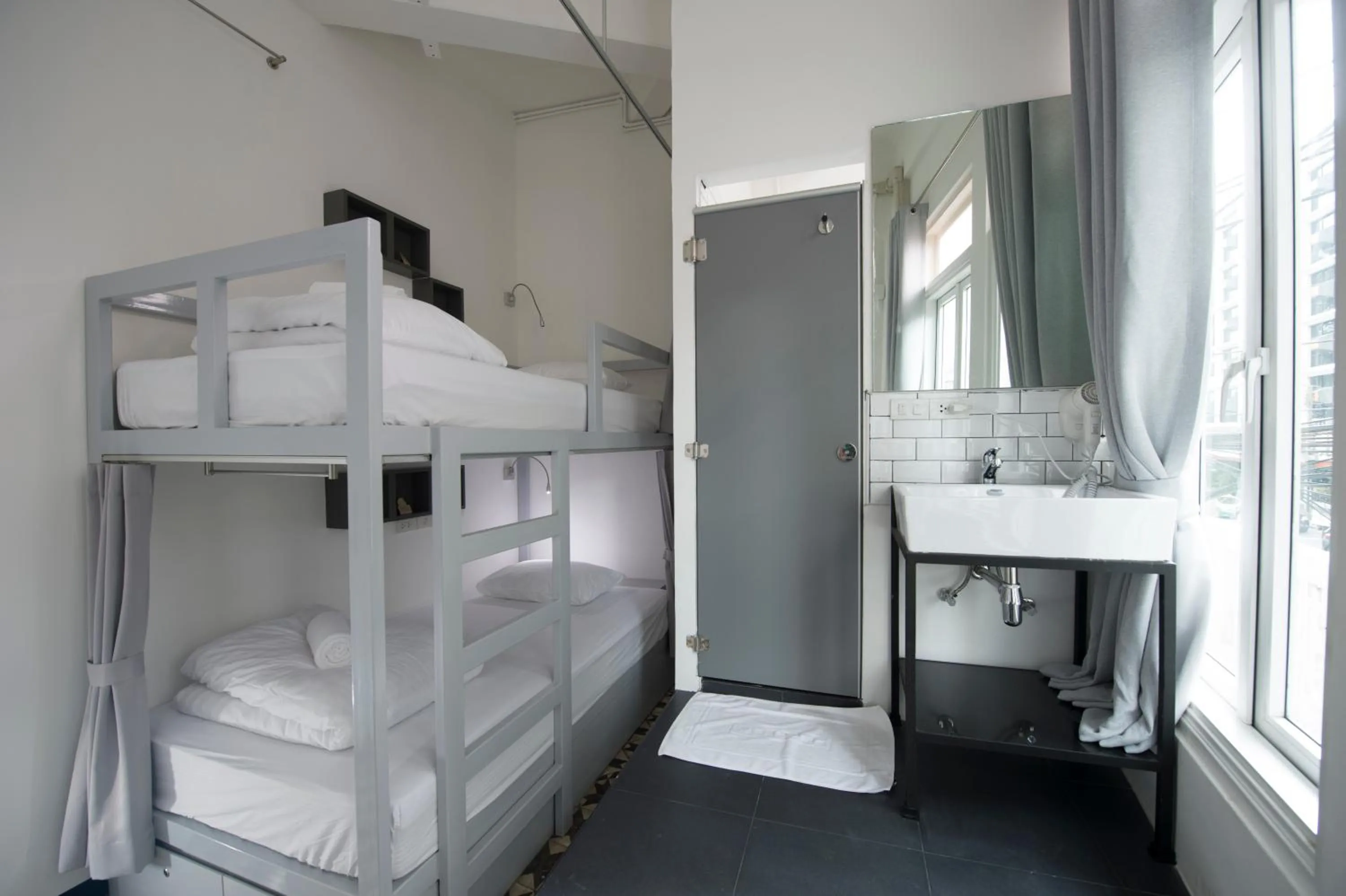 Toilet, Bed in Cacha Bed