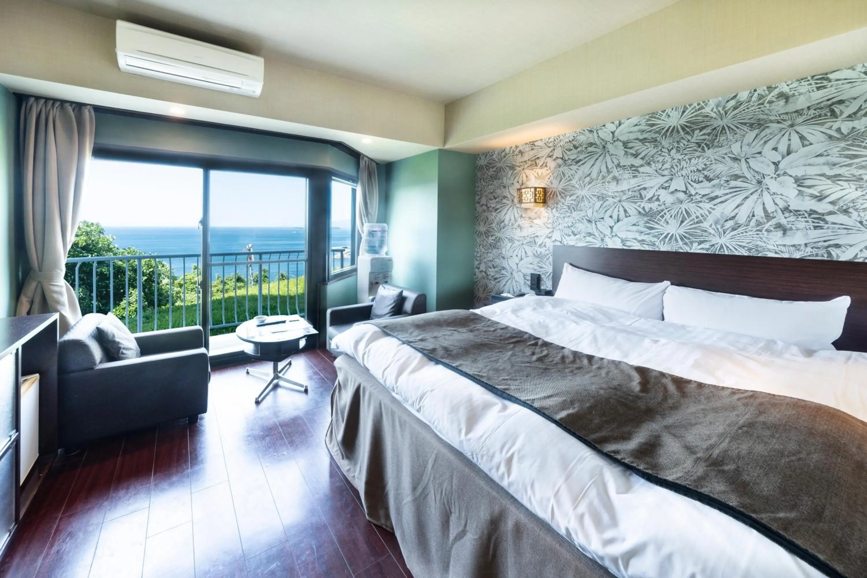 Photo of the whole room, Bed in Nagasaki Chapel Coconuts Hotel ＆Resort