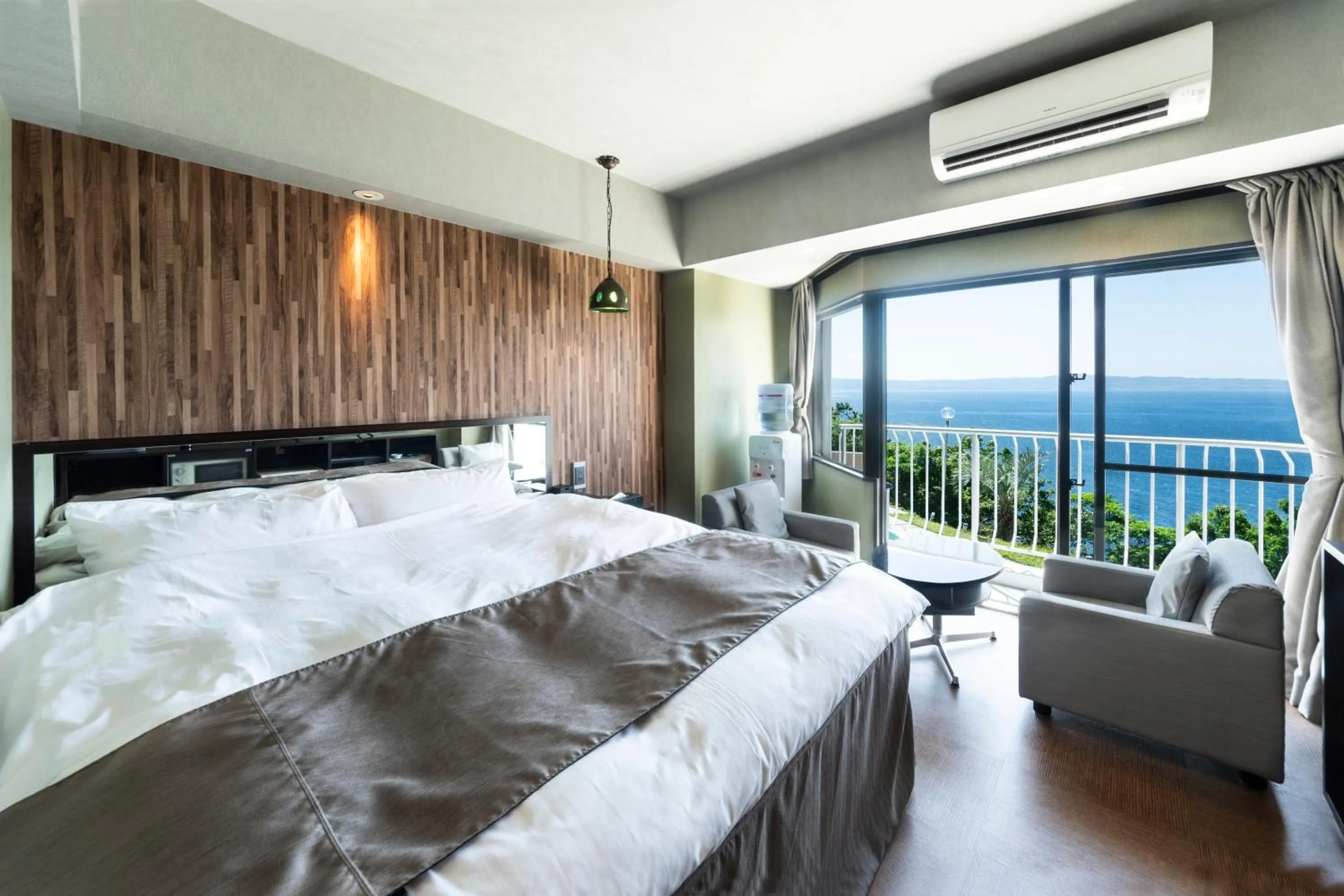 Photo of the whole room, Bed in Nagasaki Chapel Coconuts Hotel ＆Resort