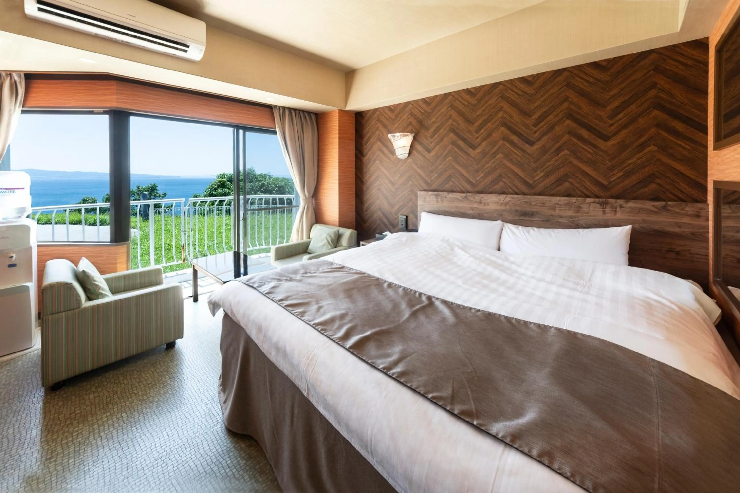 Photo of the whole room, Bed in Nagasaki Chapel Coconuts Hotel ＆Resort
