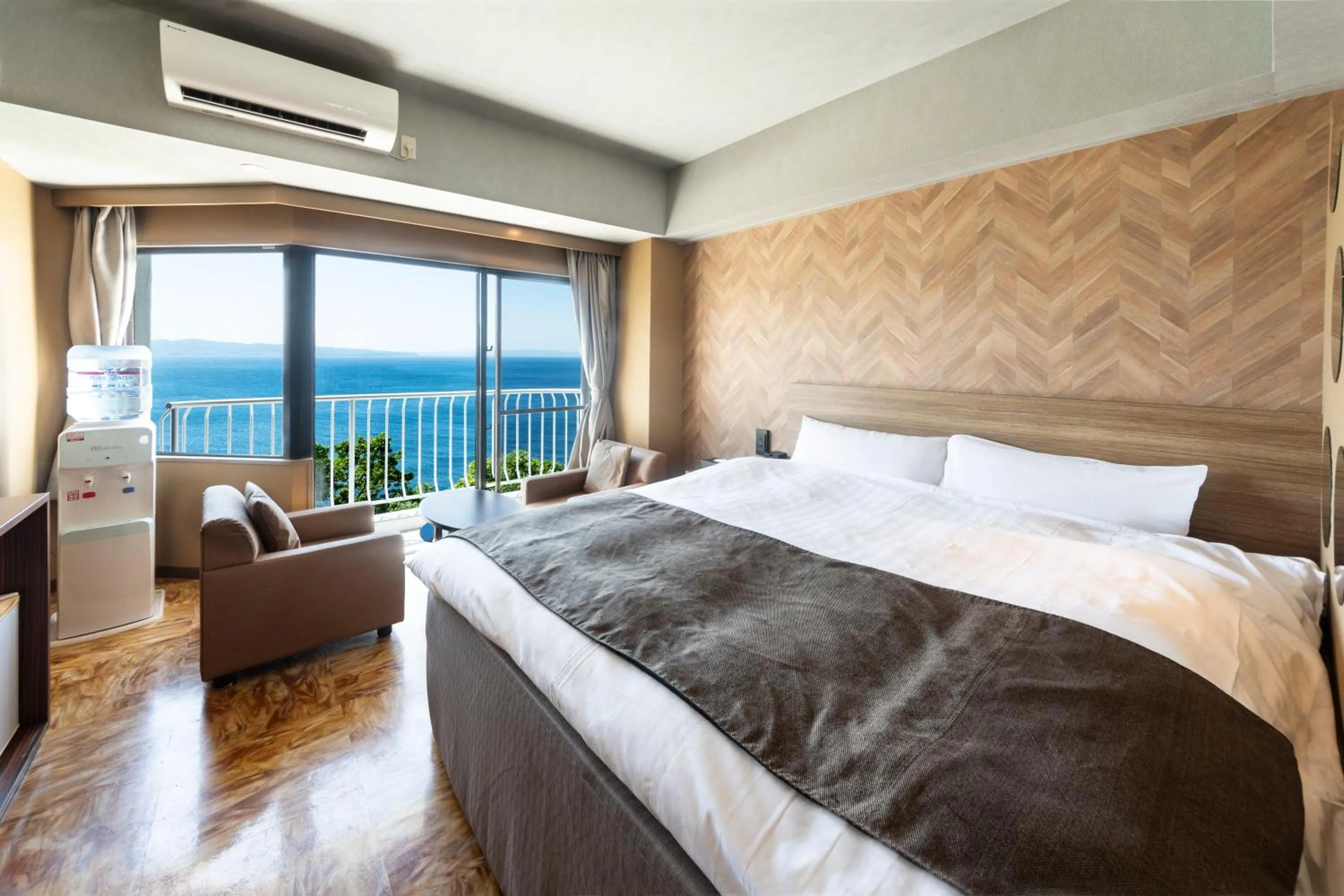 Photo of the whole room, Bed in Nagasaki Chapel Coconuts Hotel ＆Resort