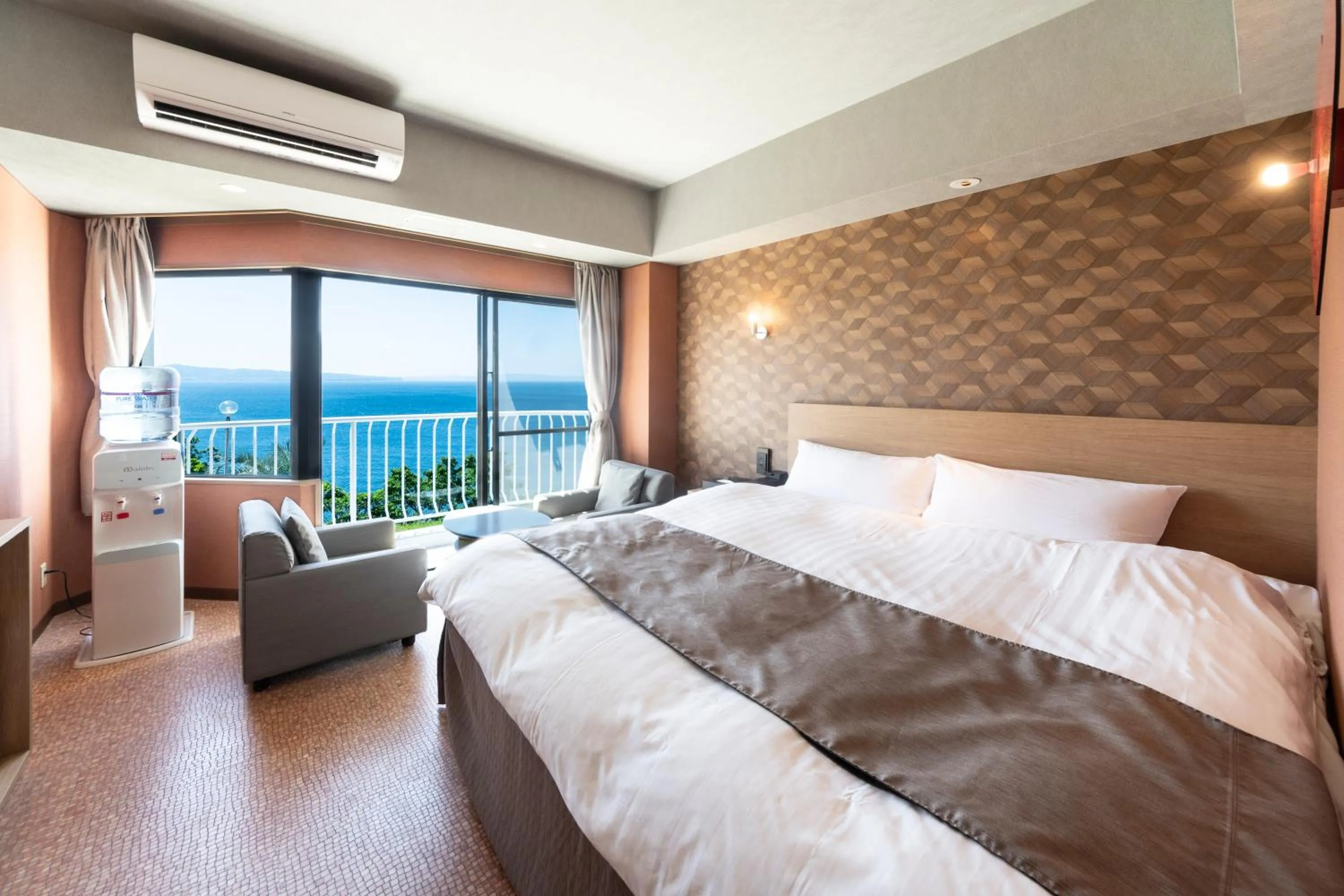 Photo of the whole room, Bed in Nagasaki Chapel Coconuts Hotel ＆Resort