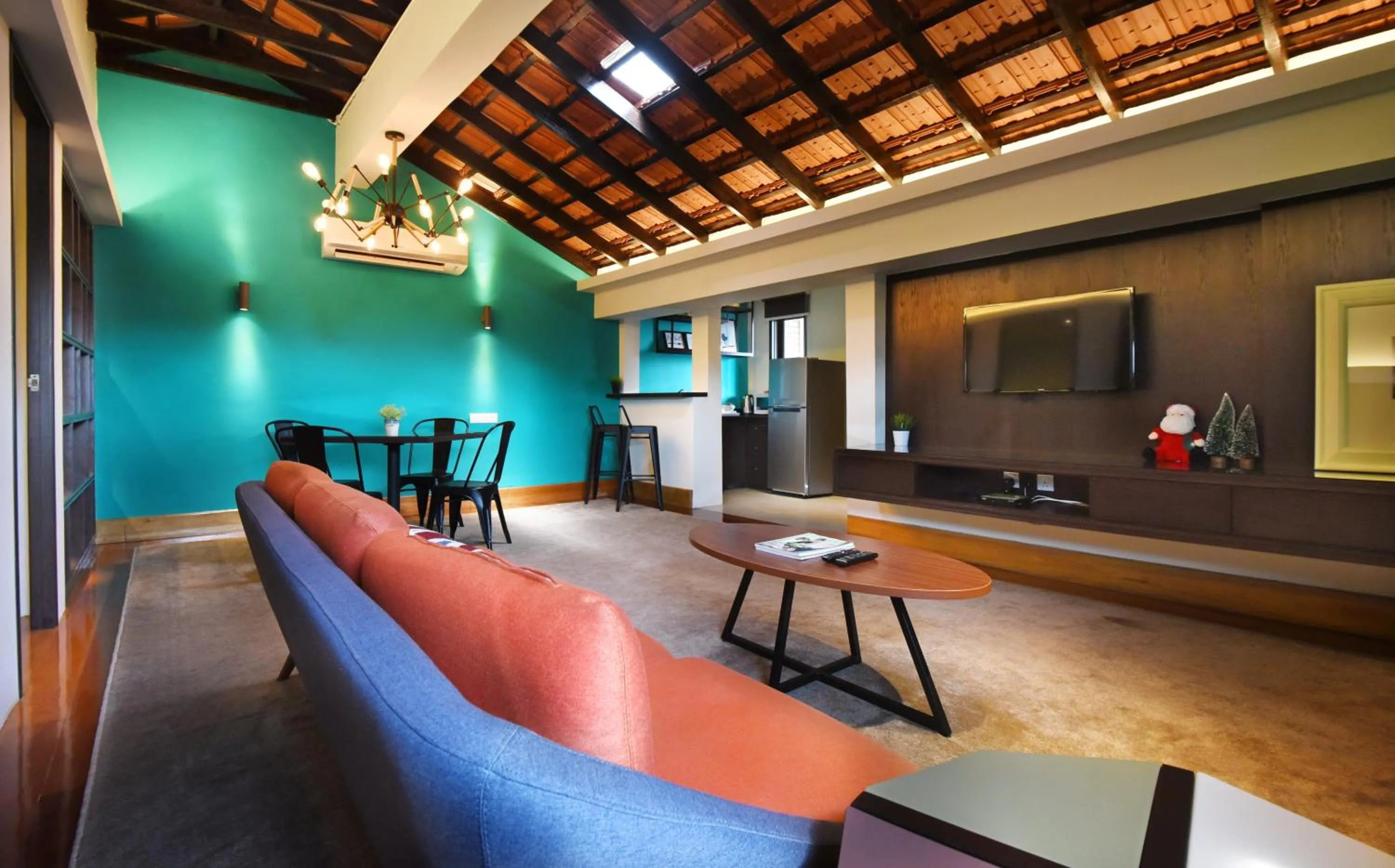 Communal lounge/ TV room in Backyard Rio Melaka