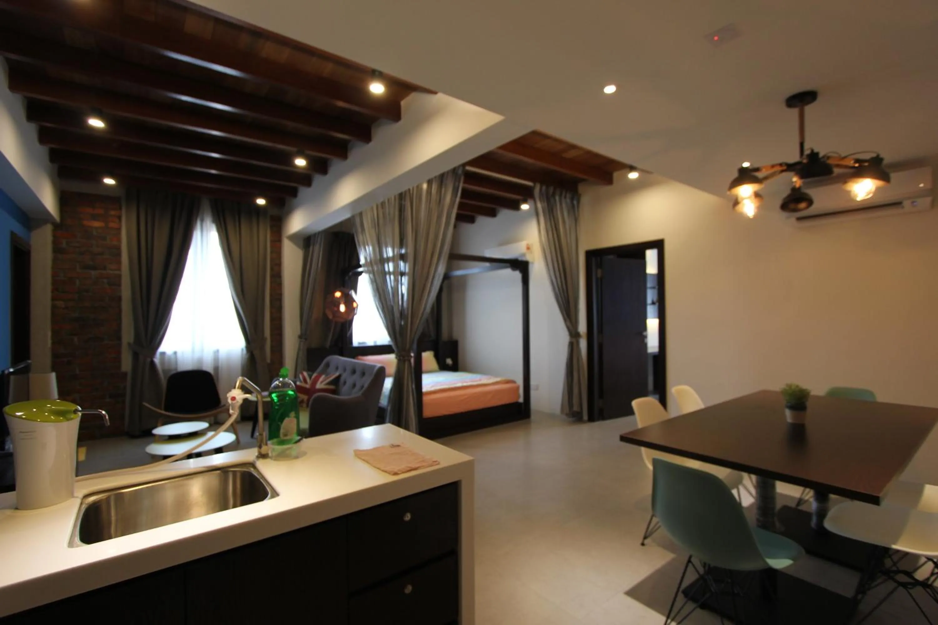 Kitchen or kitchenette in Backyard Rio Melaka