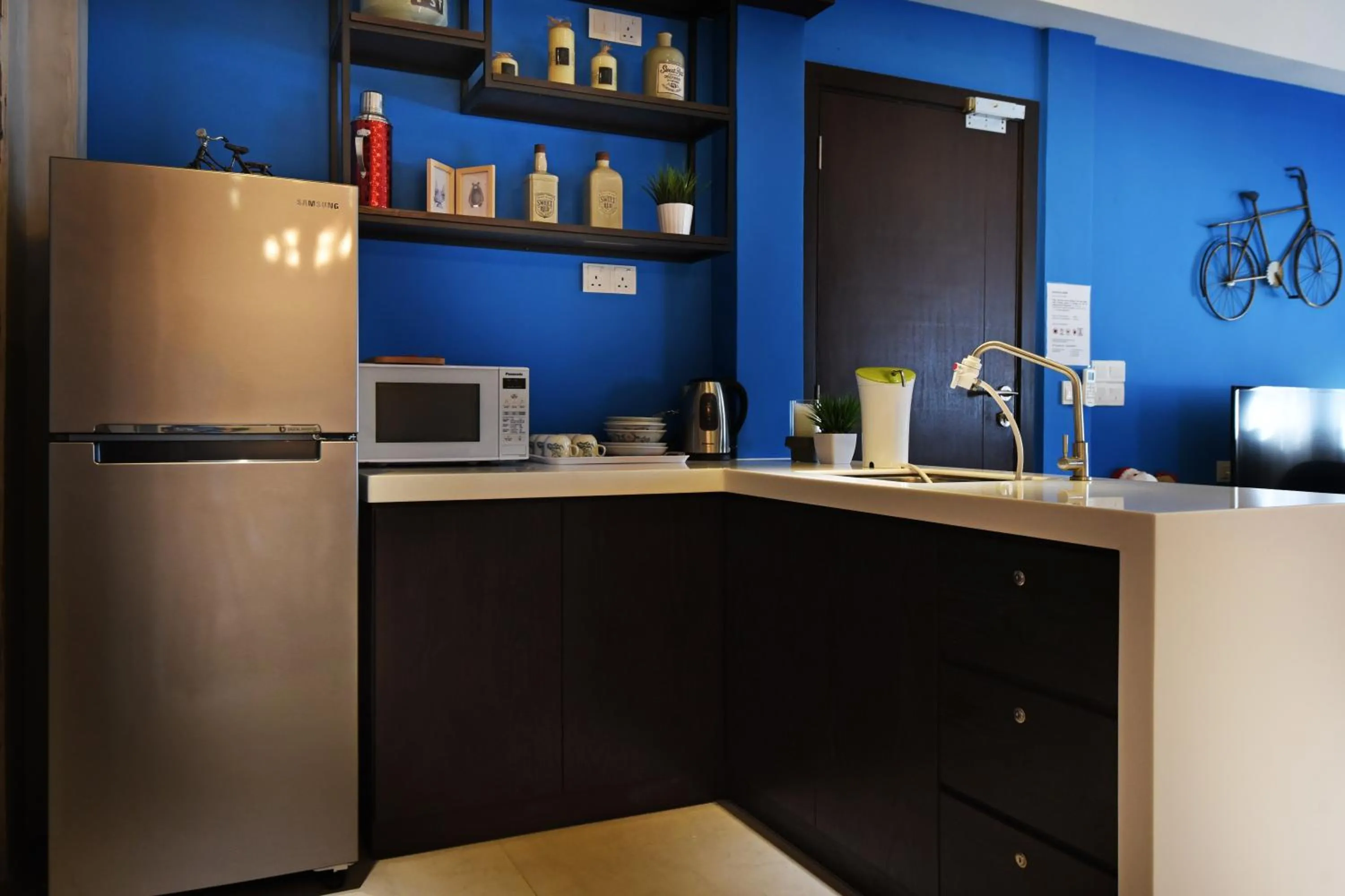 Kitchen or kitchenette in Backyard Rio Melaka