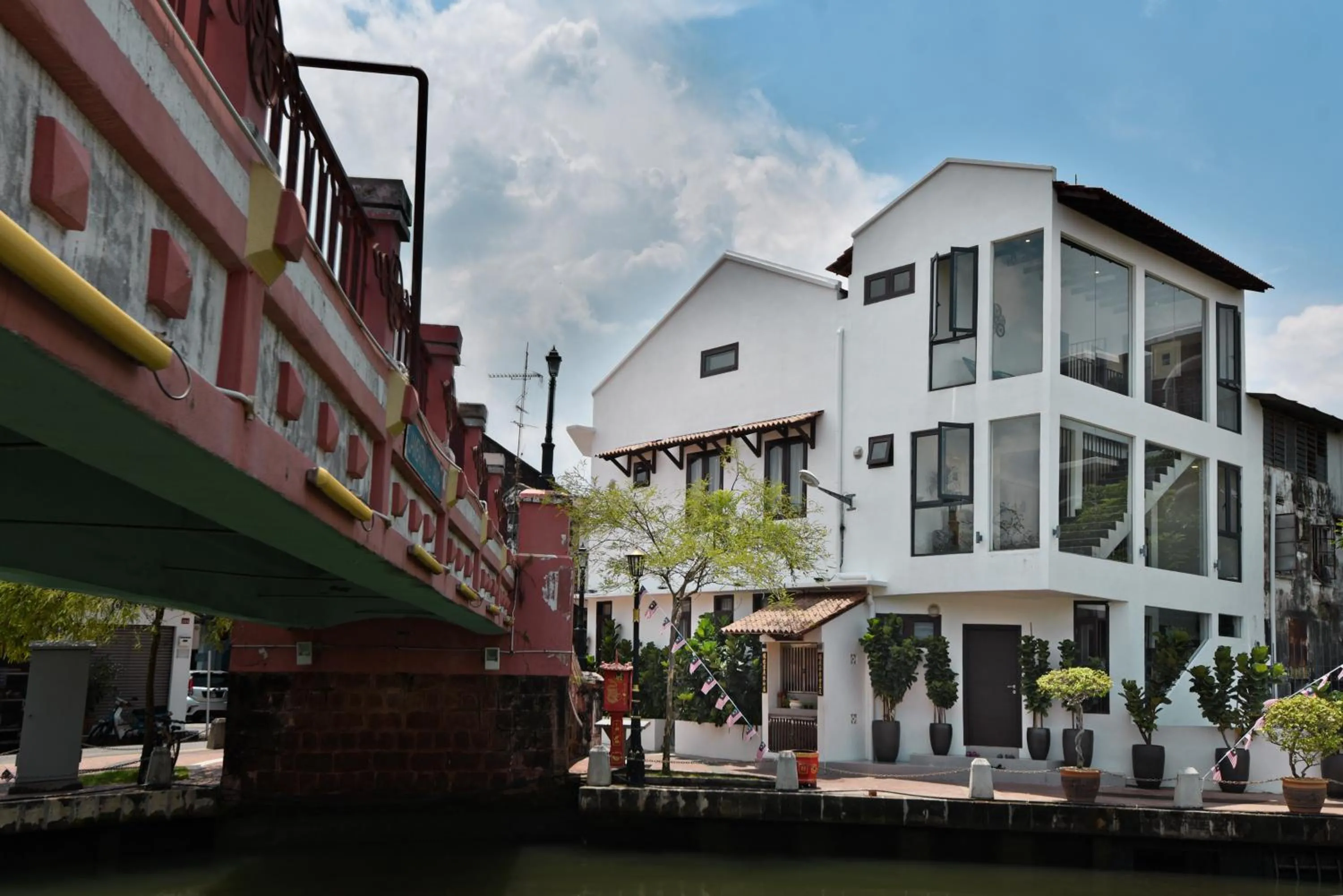 Property building in Backyard Rio Melaka