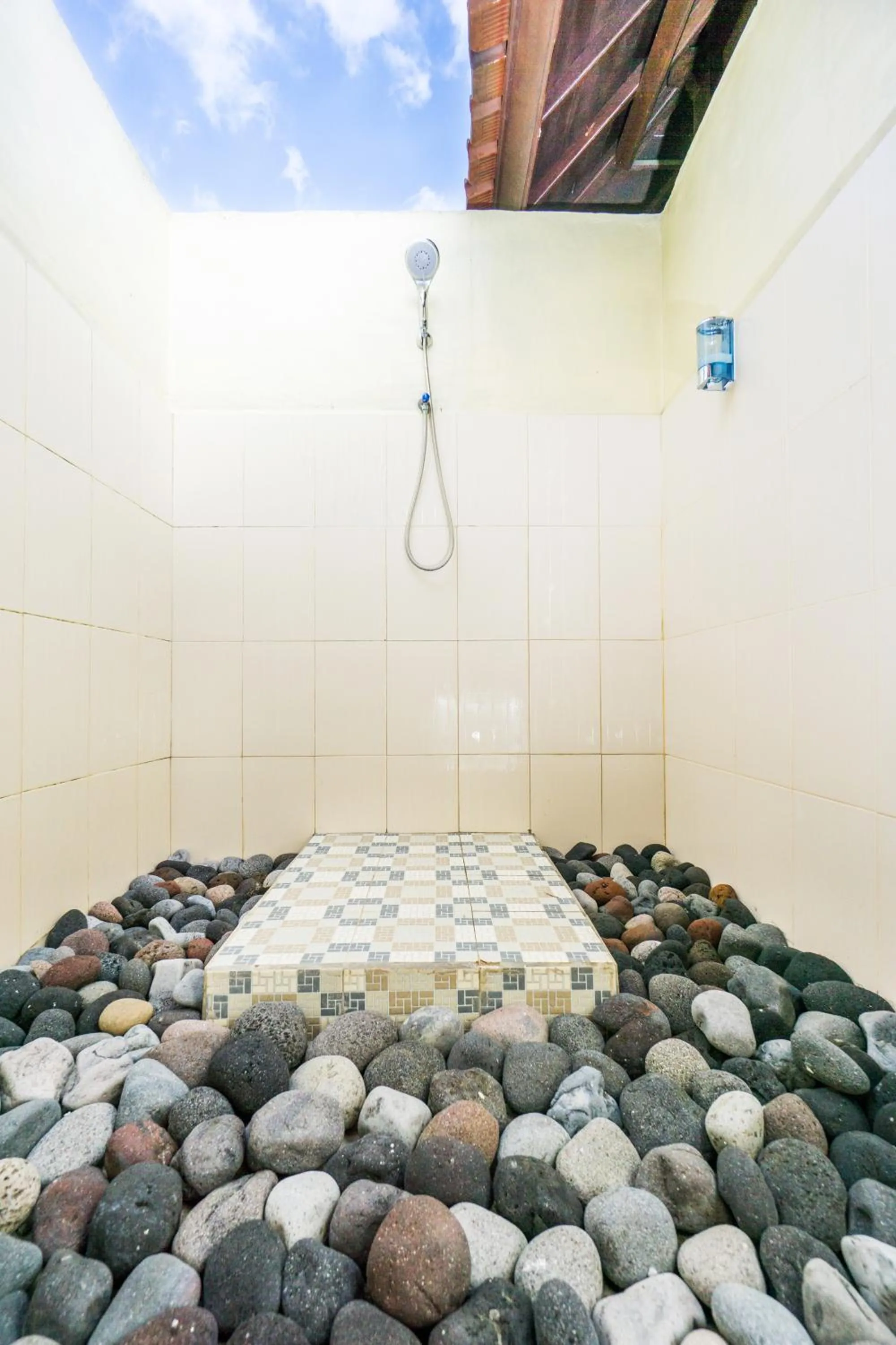 Shower in Lembongan Bagus Villa