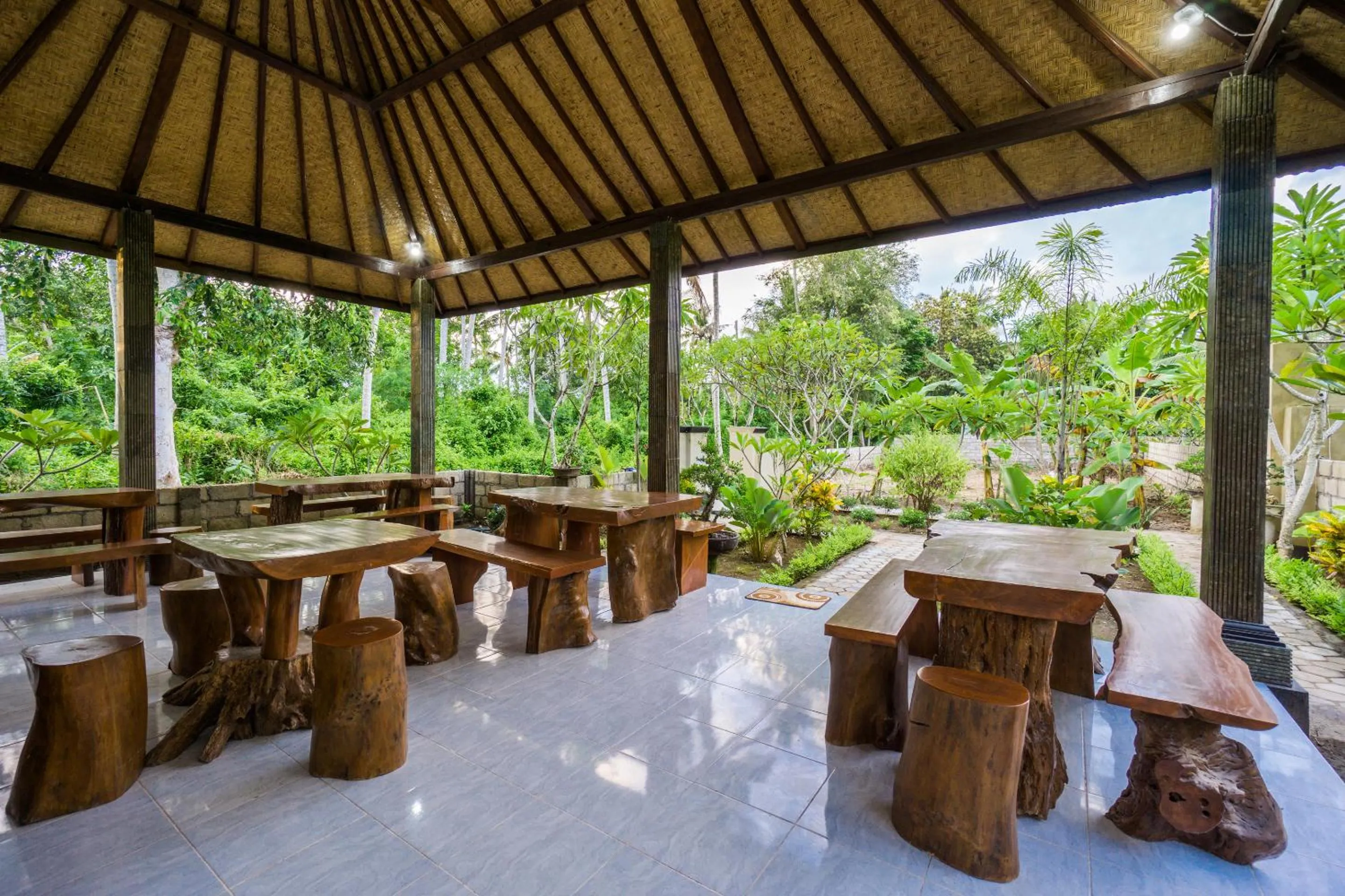Restaurant/places to eat in Lembongan Bagus Villa