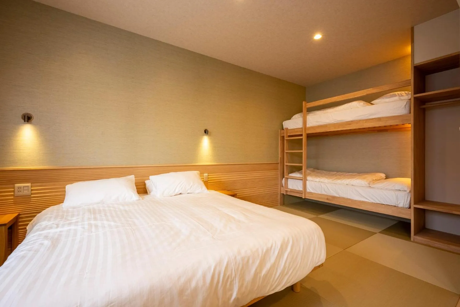 Bed in Tanuki Nozawa