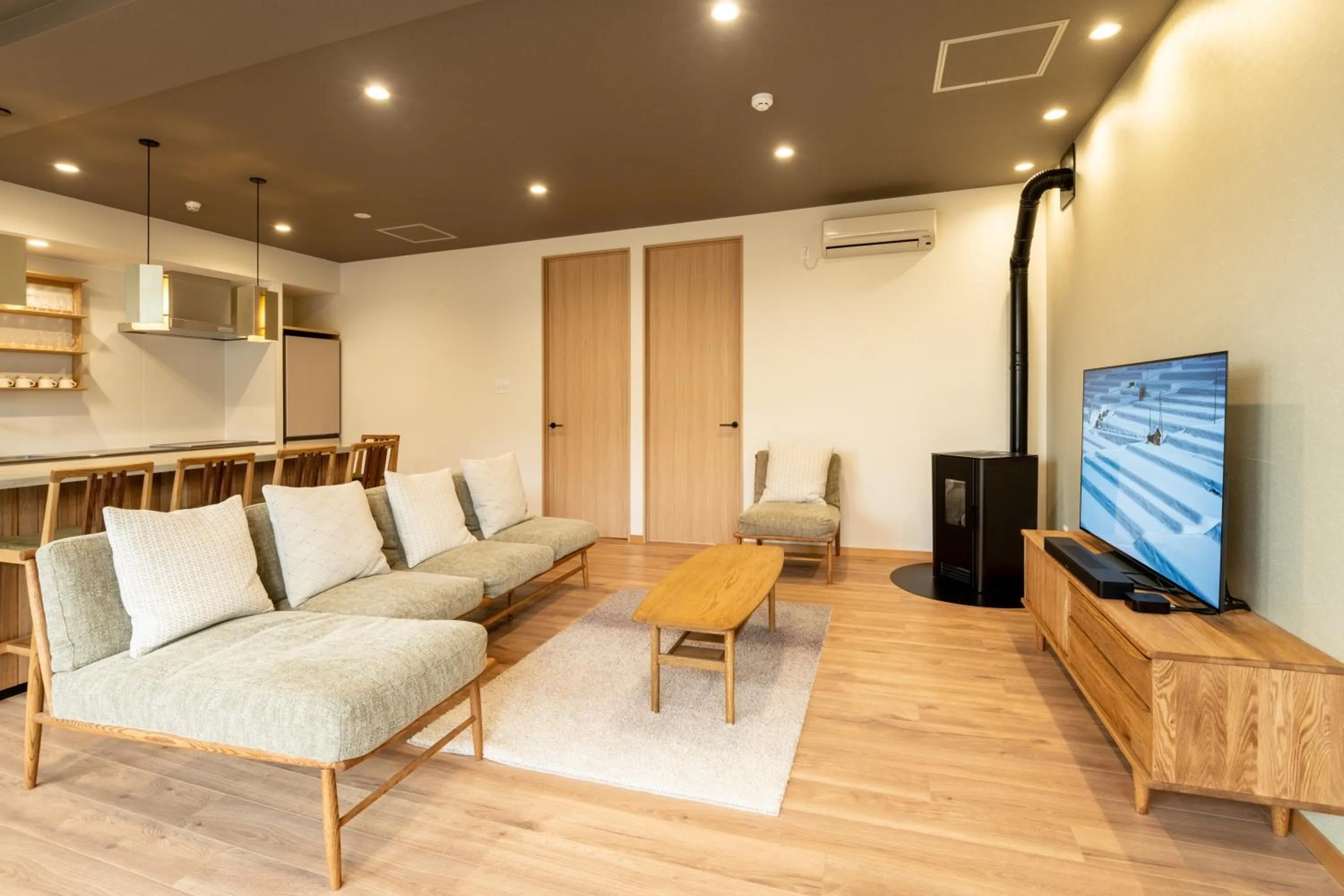 Photo of the whole room in Tanuki Nozawa