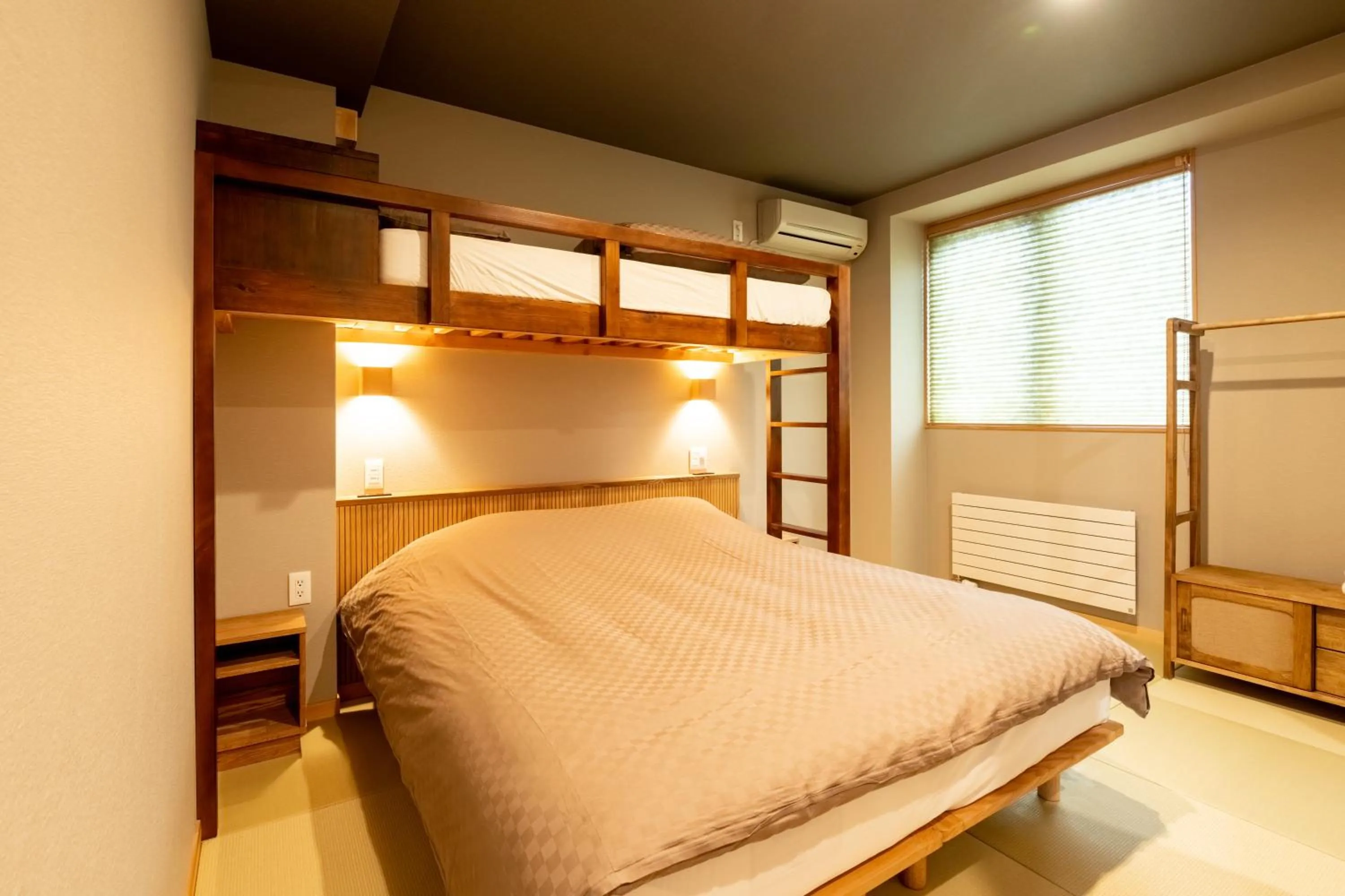 Property building, Bed in Tanuki Nozawa