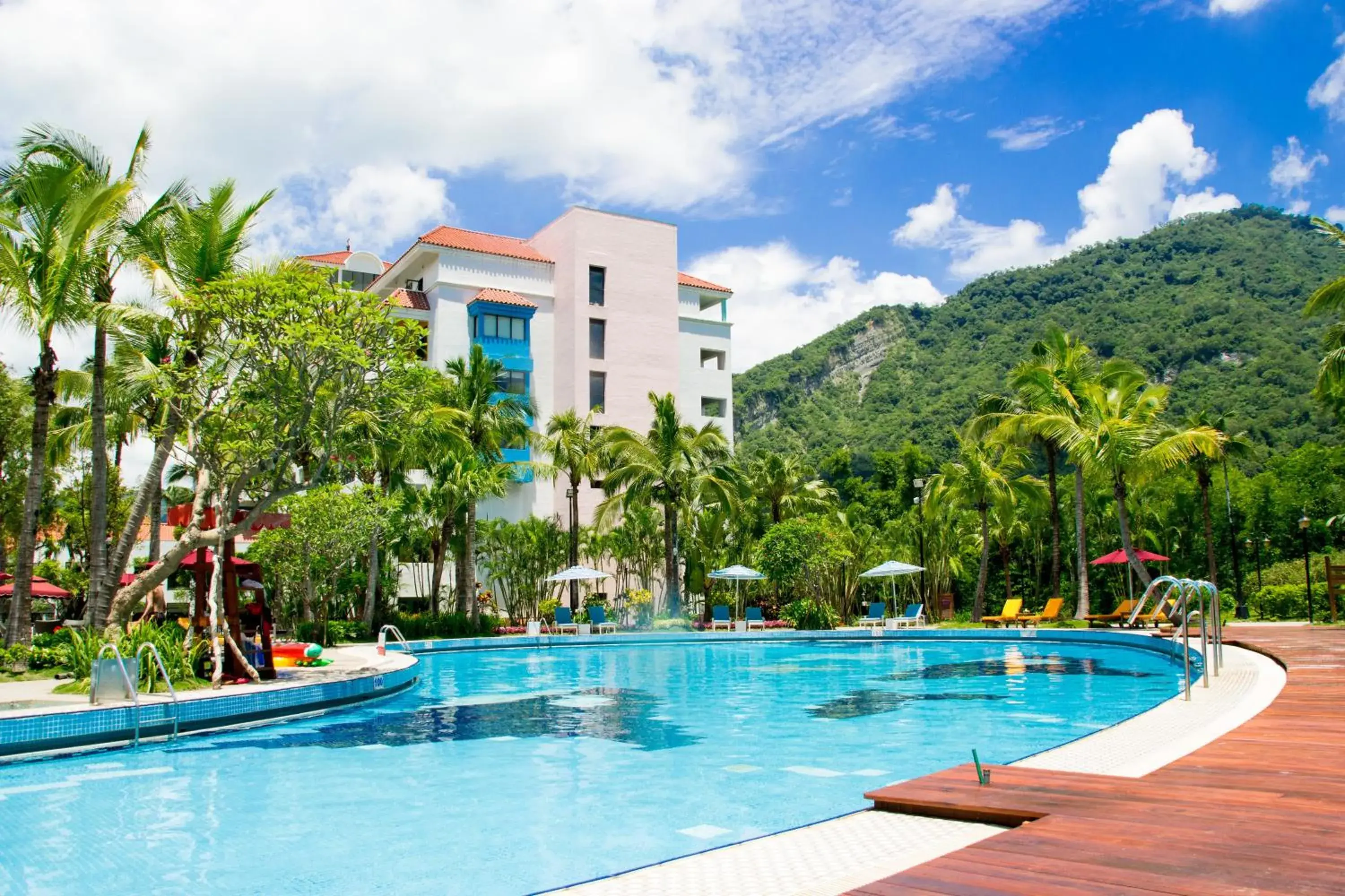 Swimming Pool in HOTEL CHAM CHAM