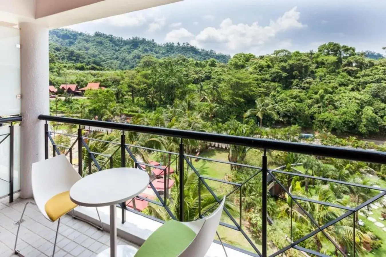 Garden view, Balcony/Terrace in HOTEL CHAM CHAM