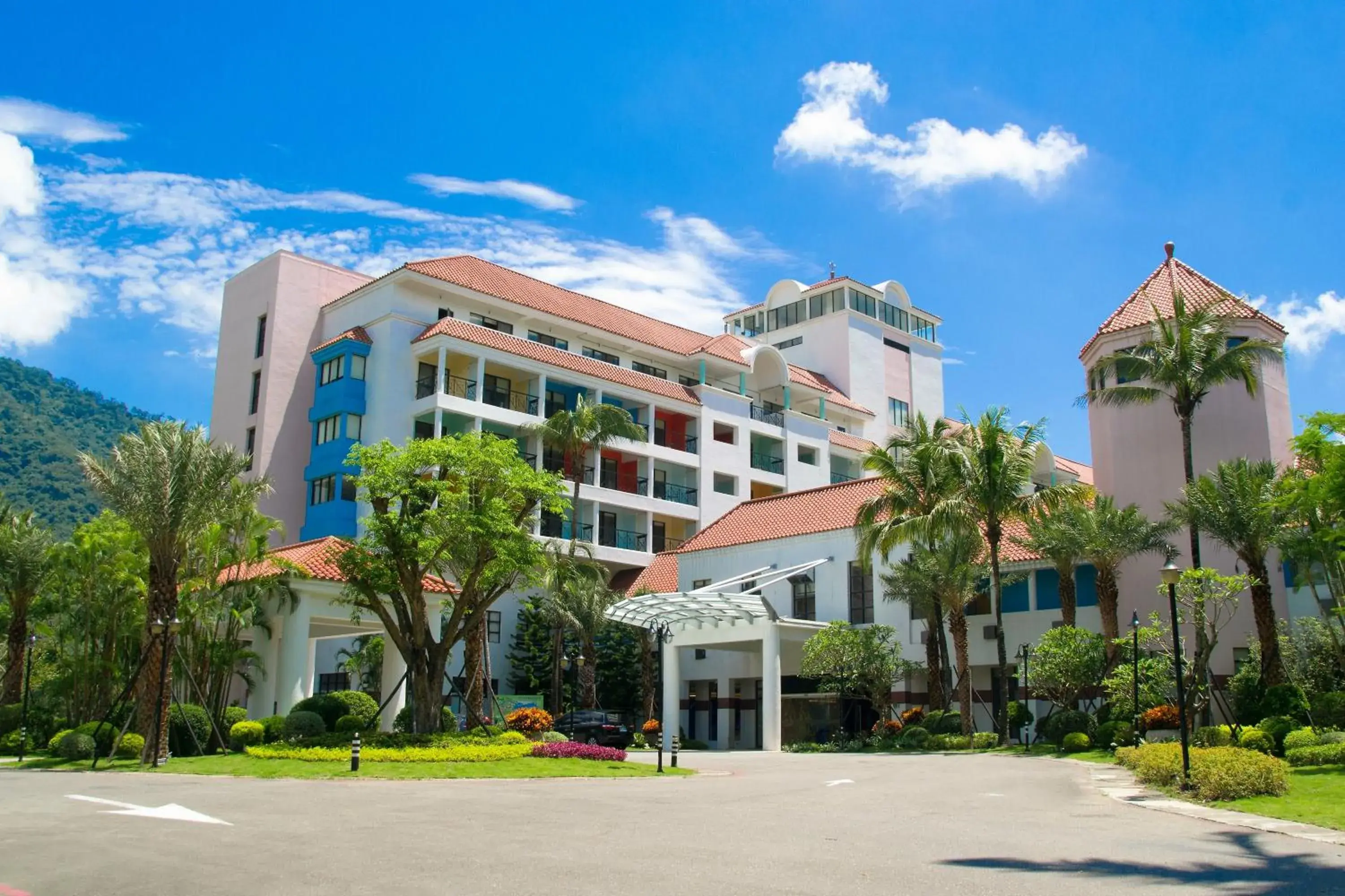 Facade/entrance, Property Building in HOTEL CHAM CHAM