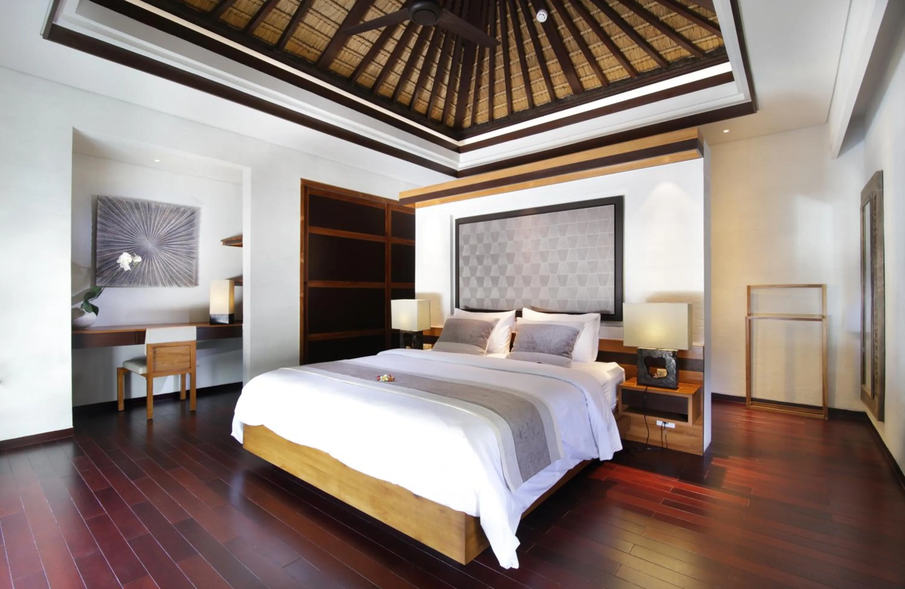 Bedroom, Bed in Kedonganan Beach Villa