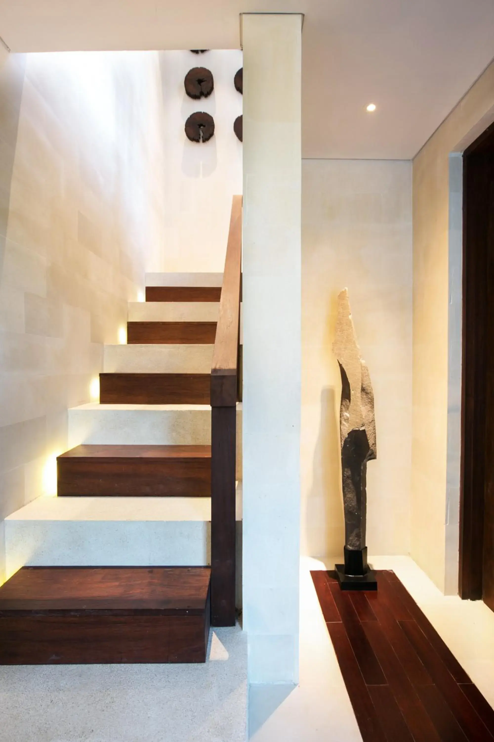 Decorative detail, Bed in Kedonganan Beach Villa Decorative detail, Bed in Kedonganan Beach Villa