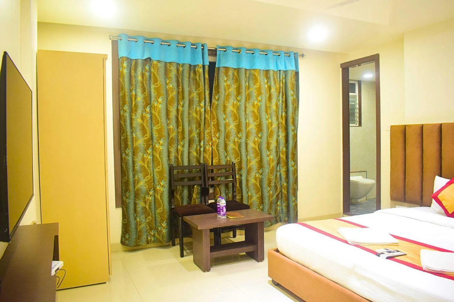 Bed in Hotel Sunrise N Resorts