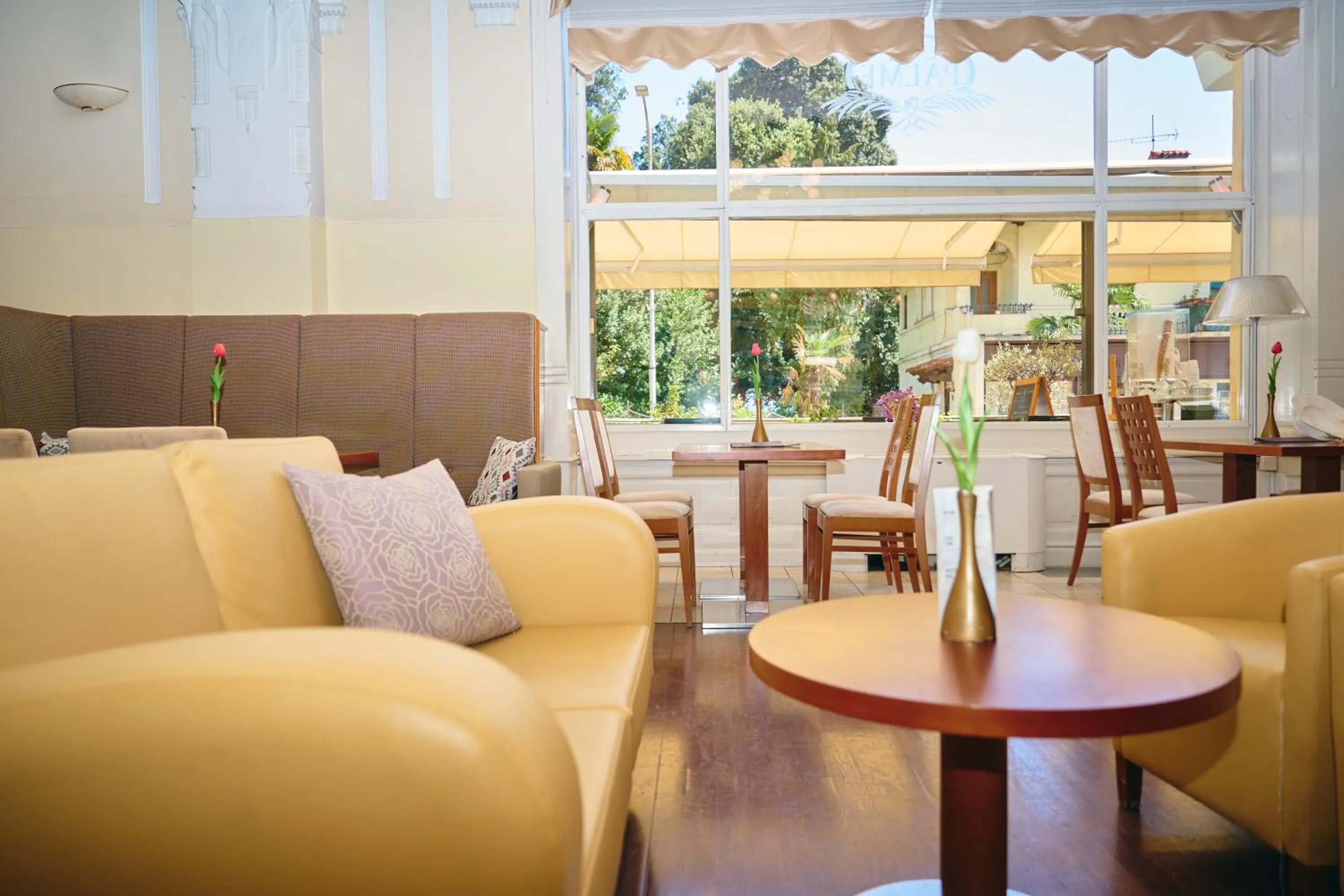 Lounge or bar in BRISTOL Hotel Opatija