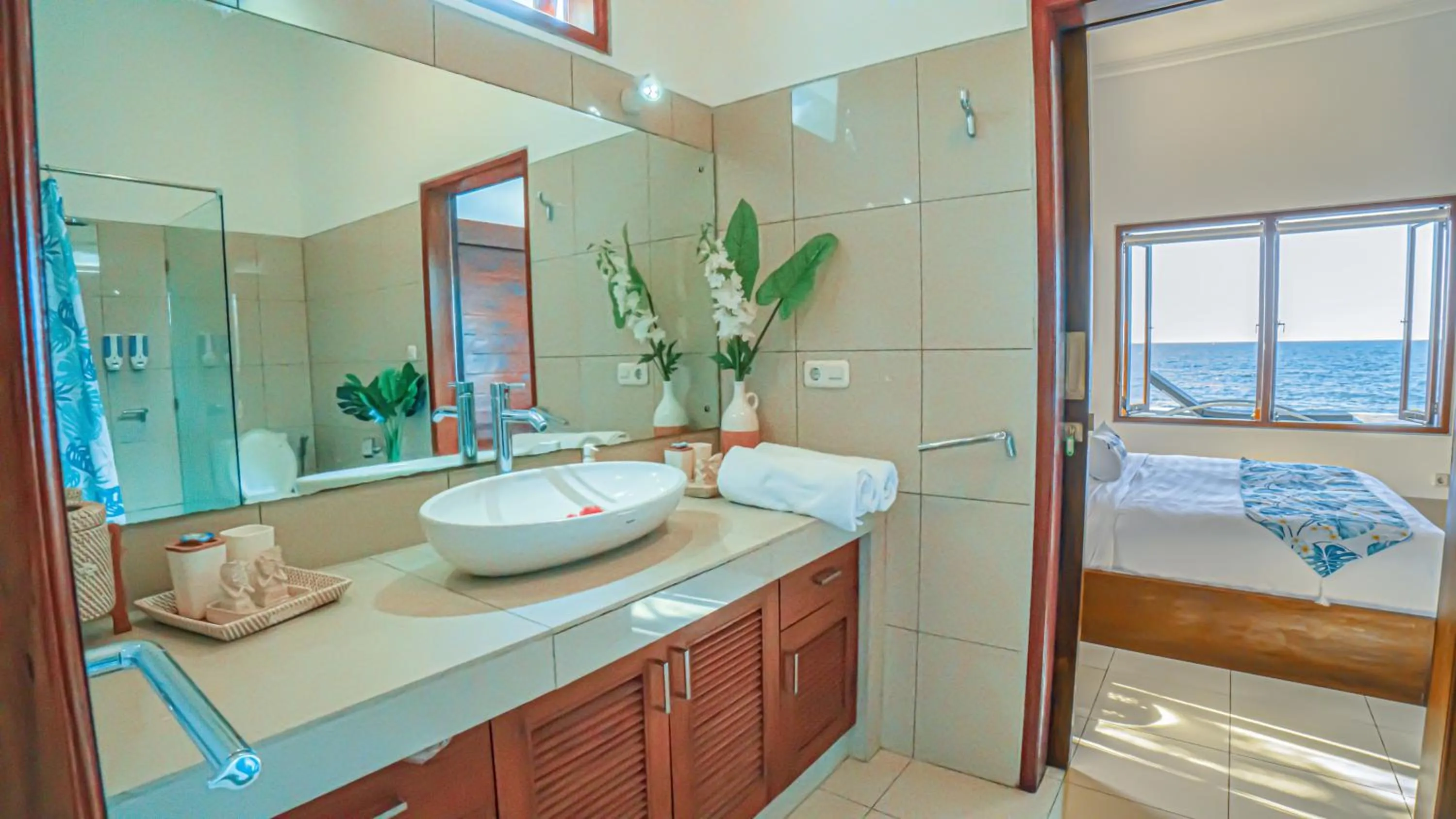 Shower in Air Sanih Beach Villa