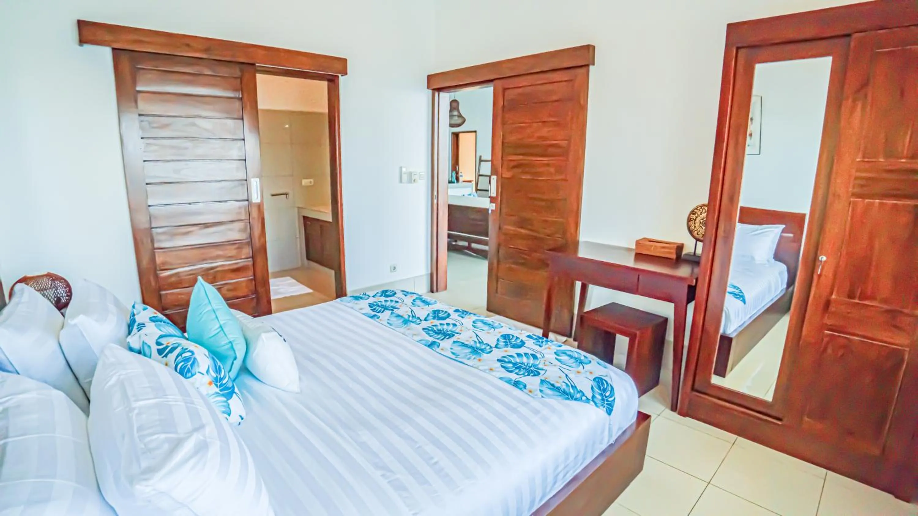 Bed in Air Sanih Beach Villa
