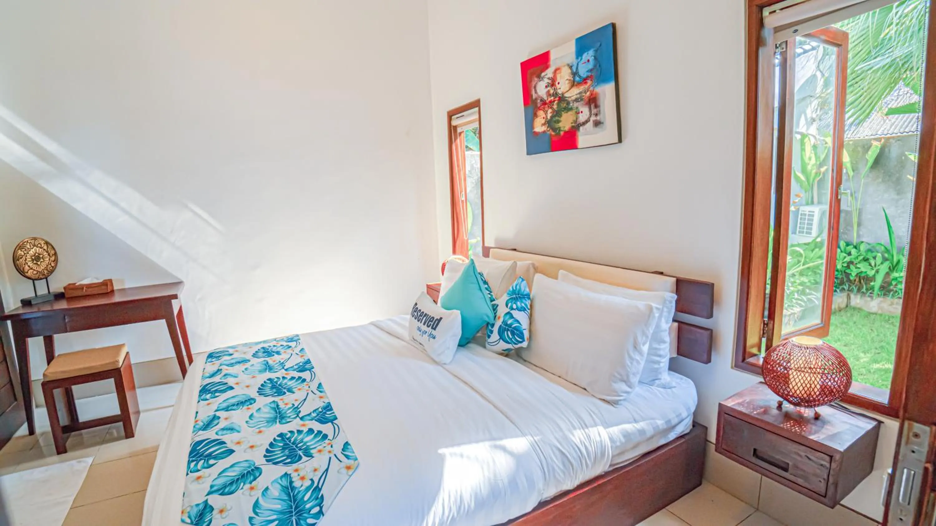 Bed in Air Sanih Beach Villa