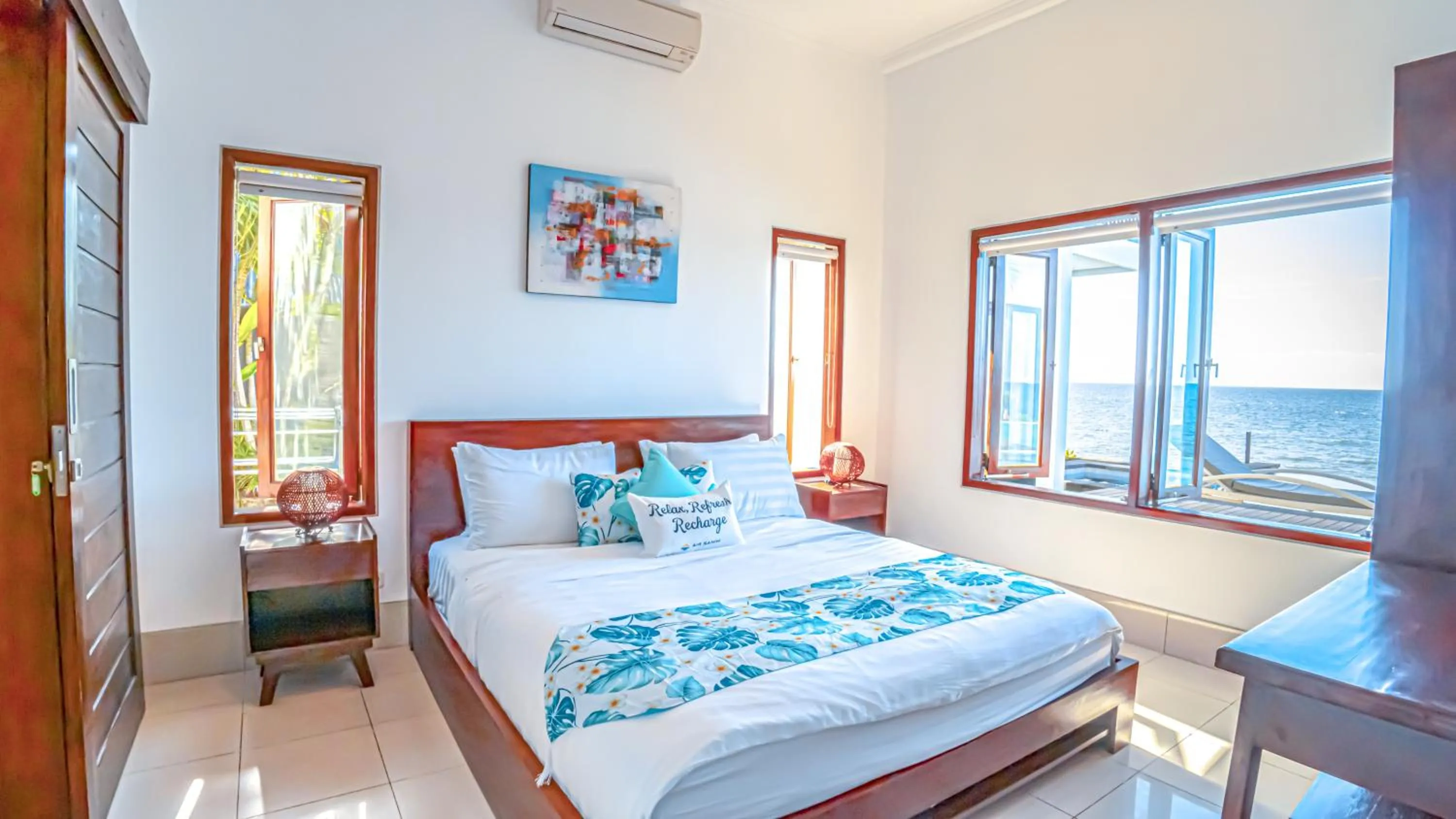 Bed in Air Sanih Beach Villa