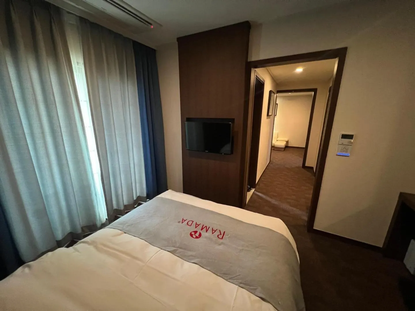 Bed in Ramada Taebaek Hotel