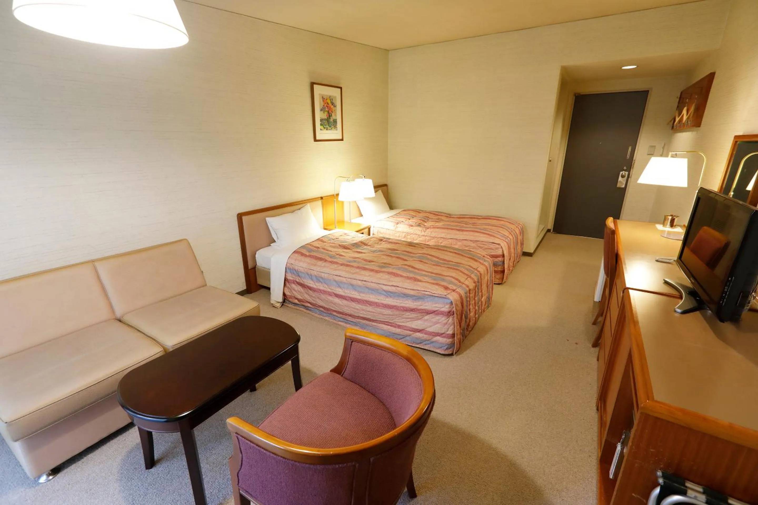 Photo of the whole room, Bed in Yamanakako-Asahigaoka-Onsen Hotel Seikei