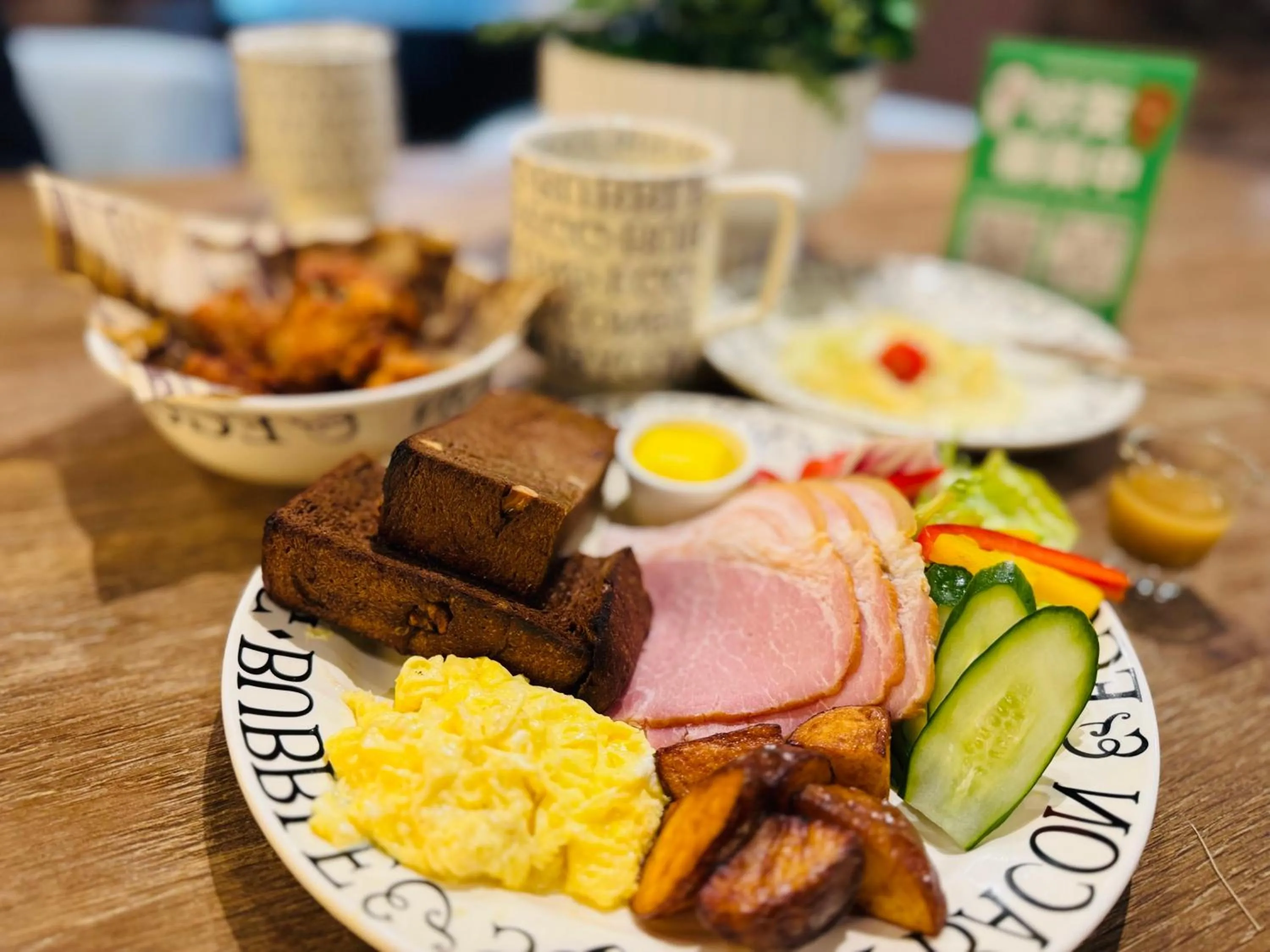 Restaurant/places to eat in Hotel Relax 5