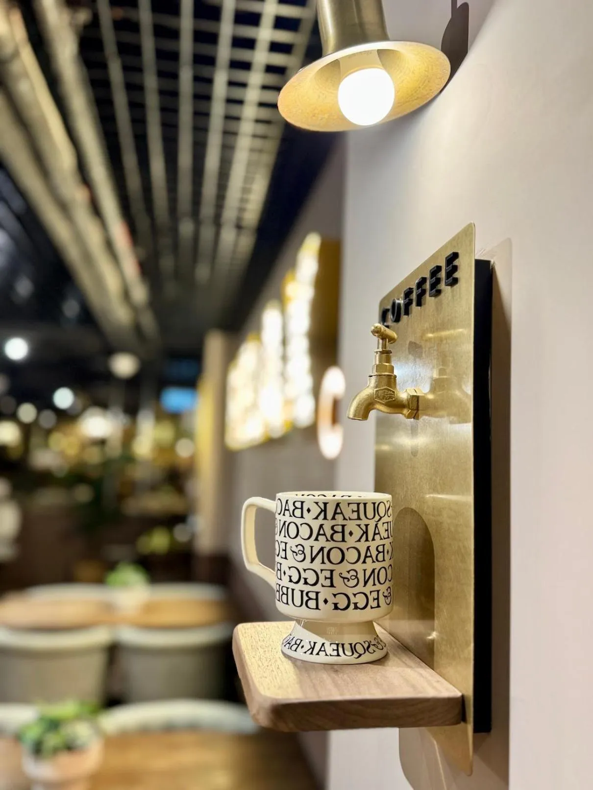 Restaurant/places to eat in Hotel Relax 5