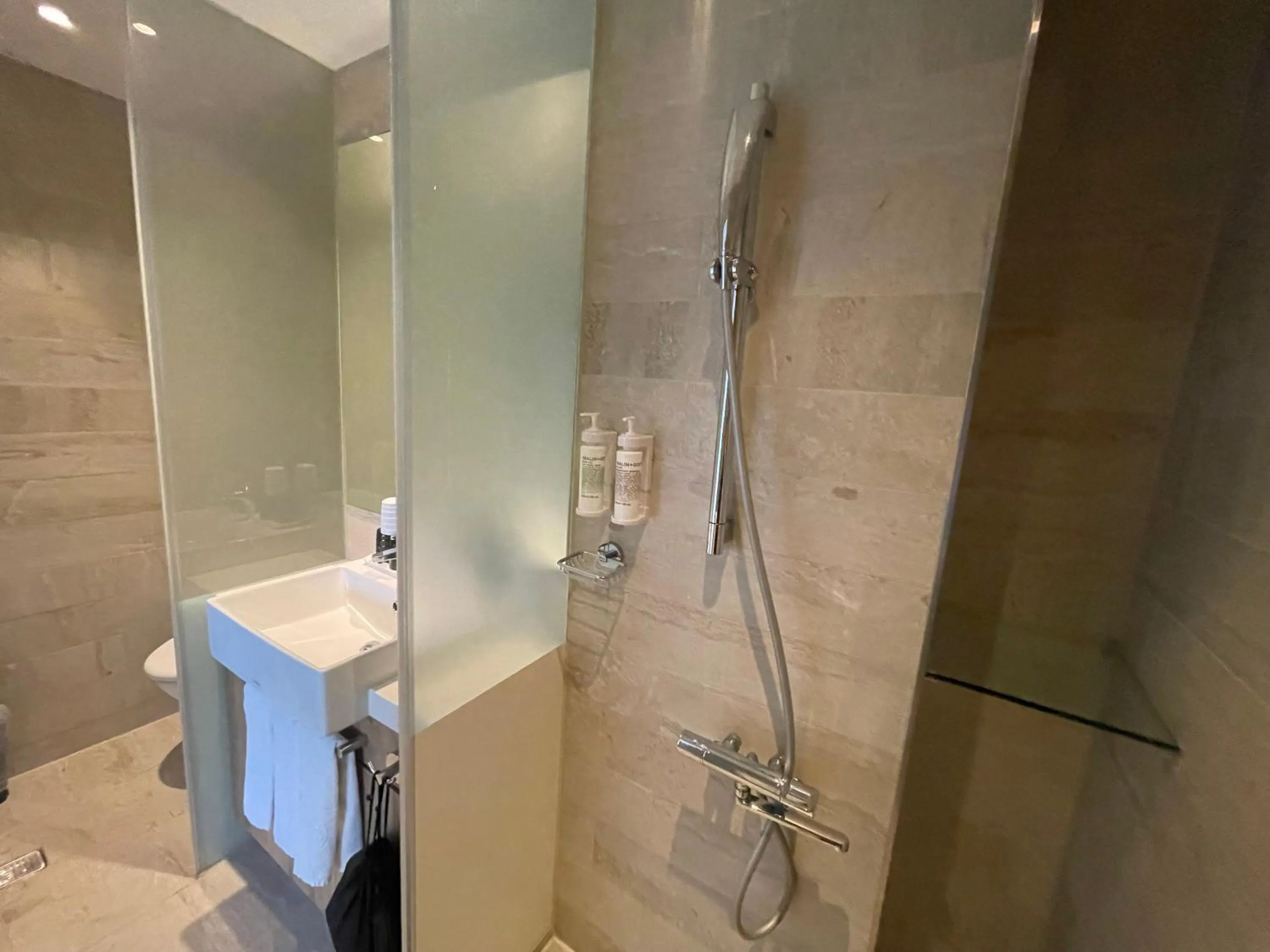 Shower in Hotel Relax 5