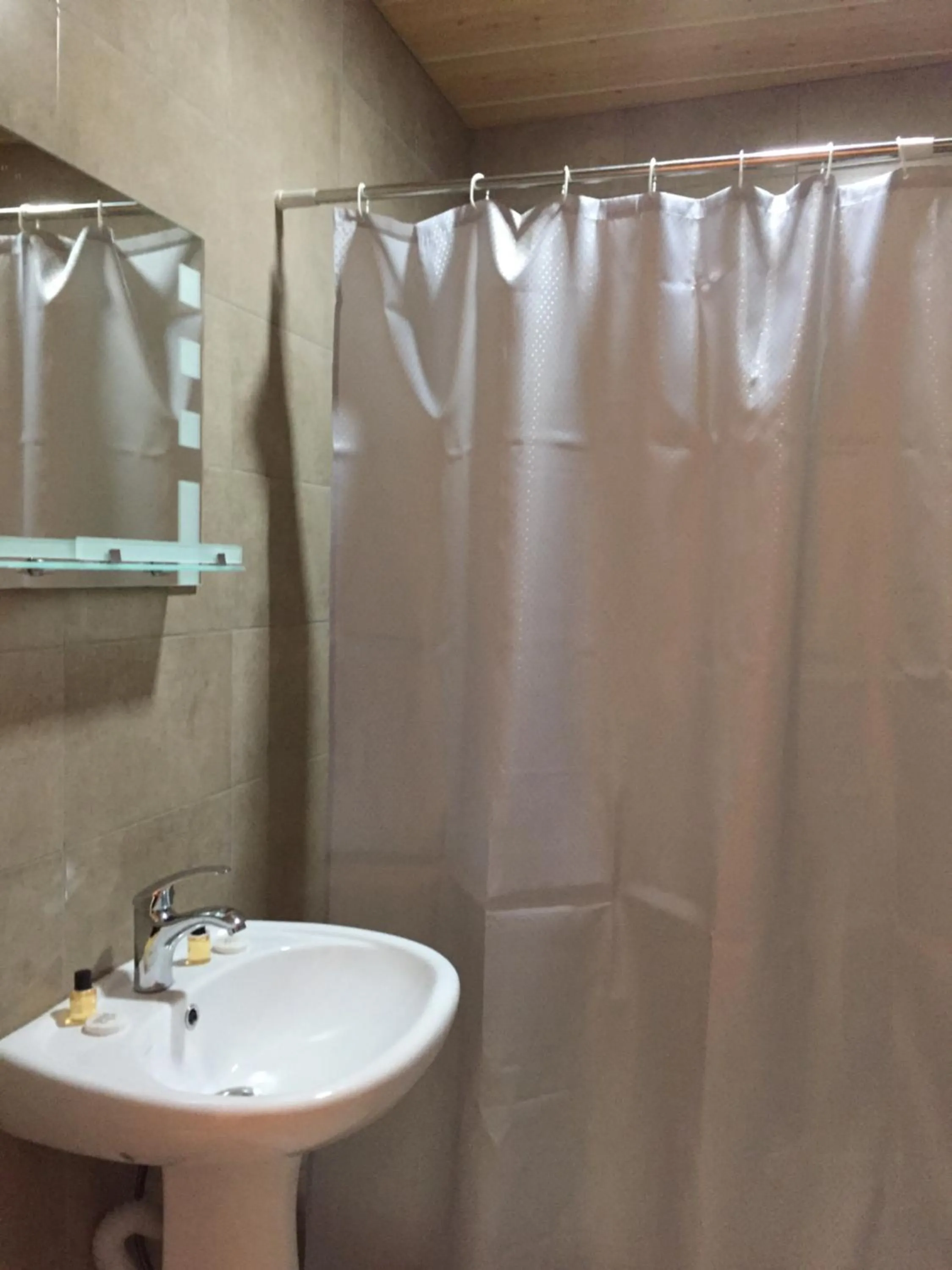 Shower in Guest House Marani