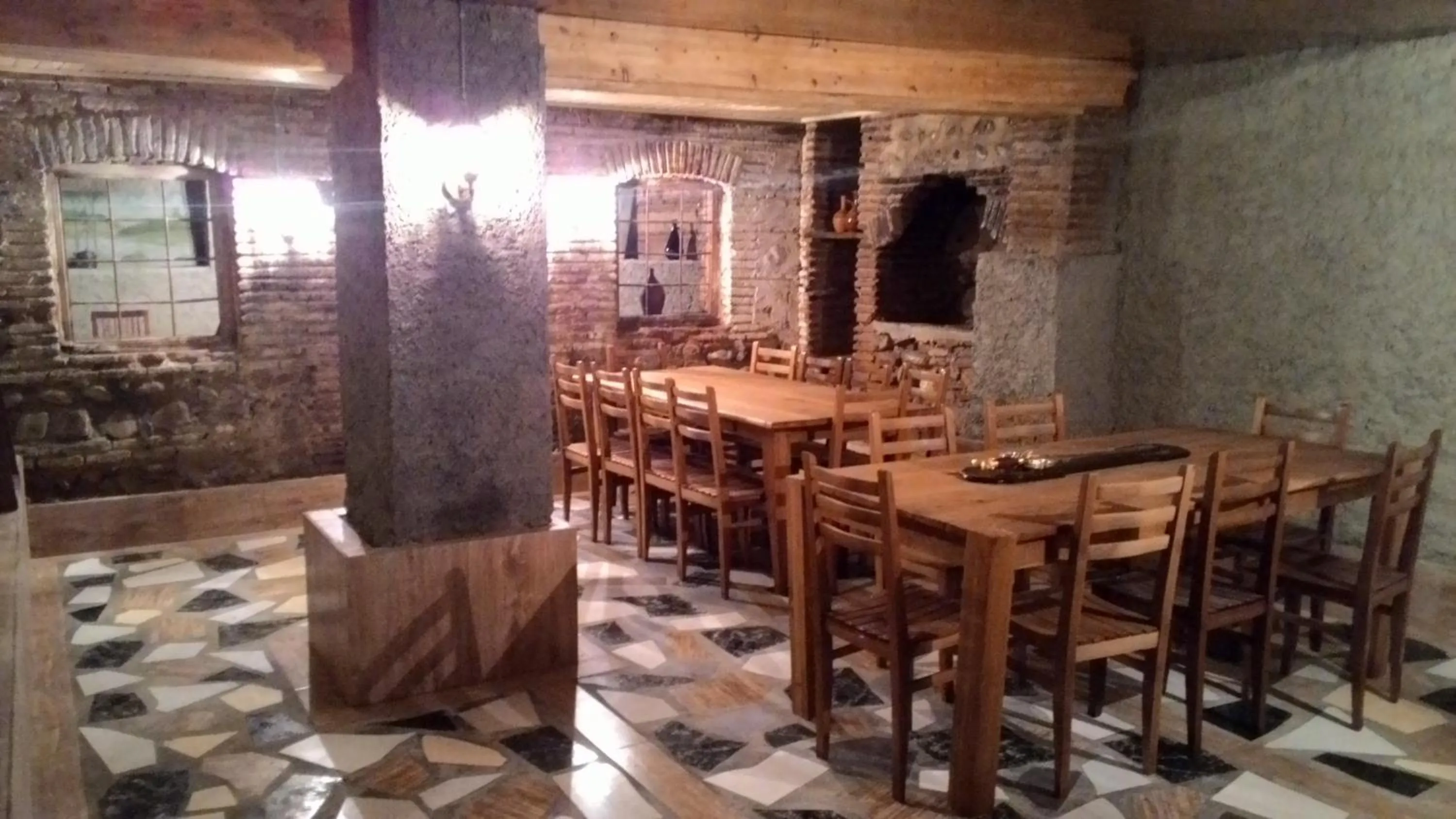 Restaurant/places to eat in Guest House Marani