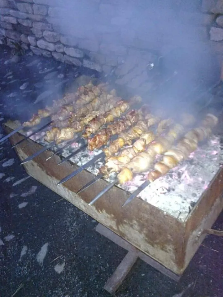 Restaurant/places to eat in Guest House Marani