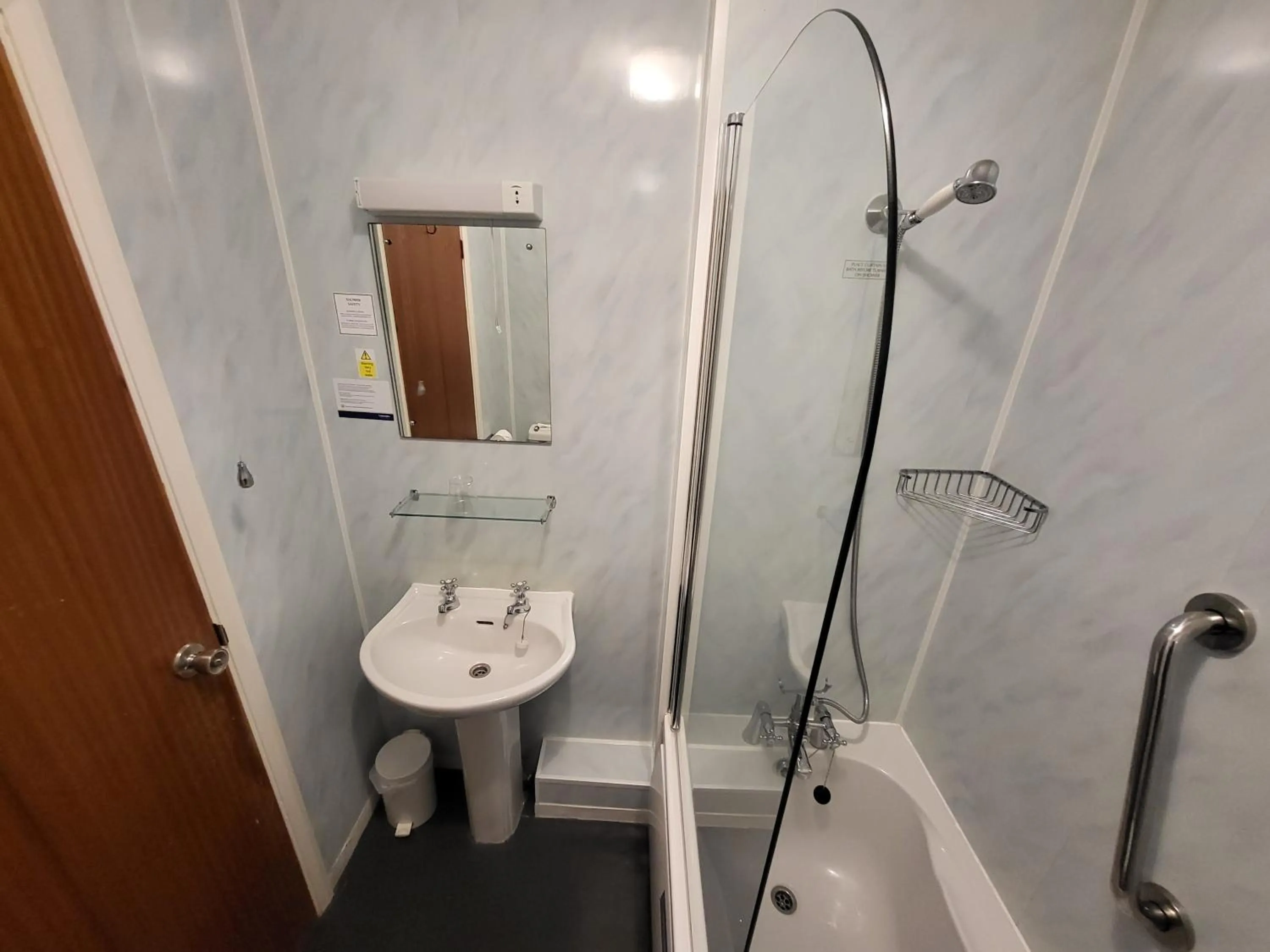 Bathroom in Cliffe Norton
