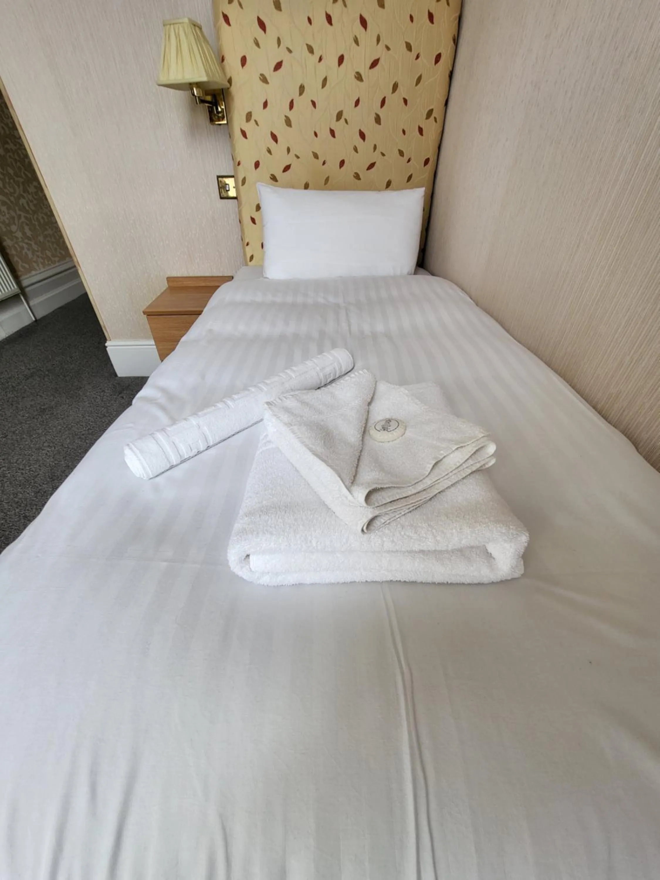 Bed in Cliffe Norton