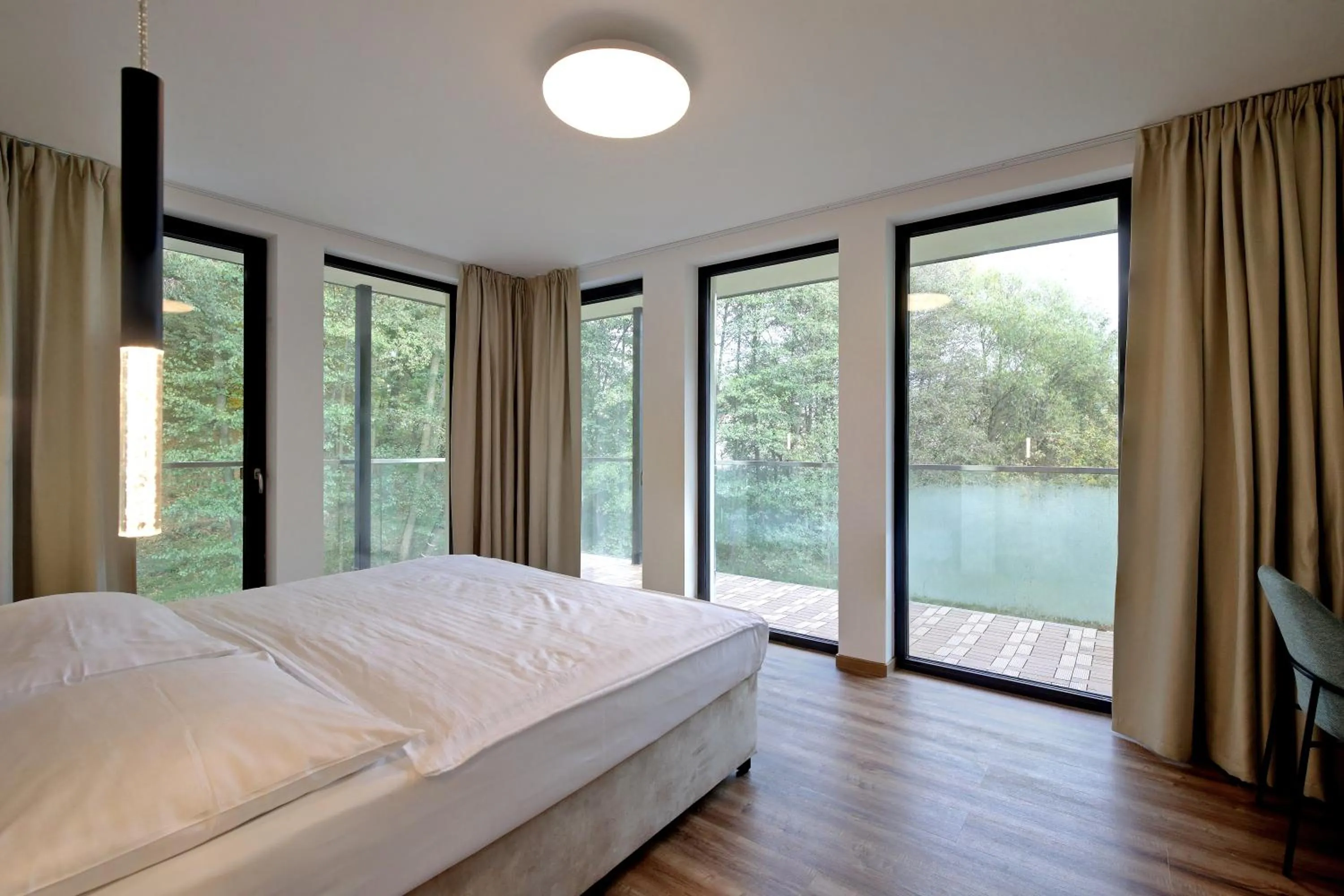 Bed in Parkhotel Carlsbad Inn