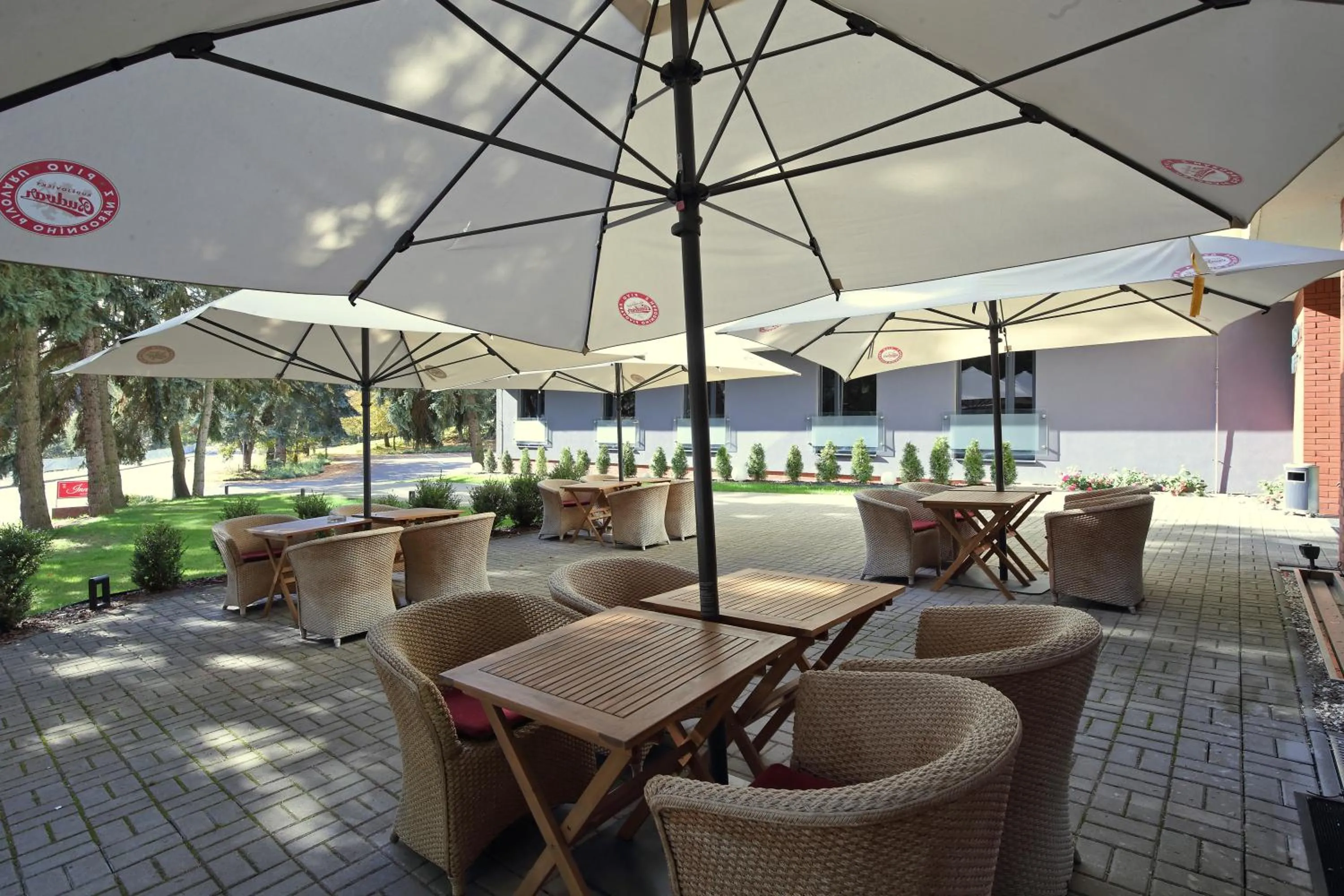 Restaurant/places to eat in Carlsbad INN hotel & apartments