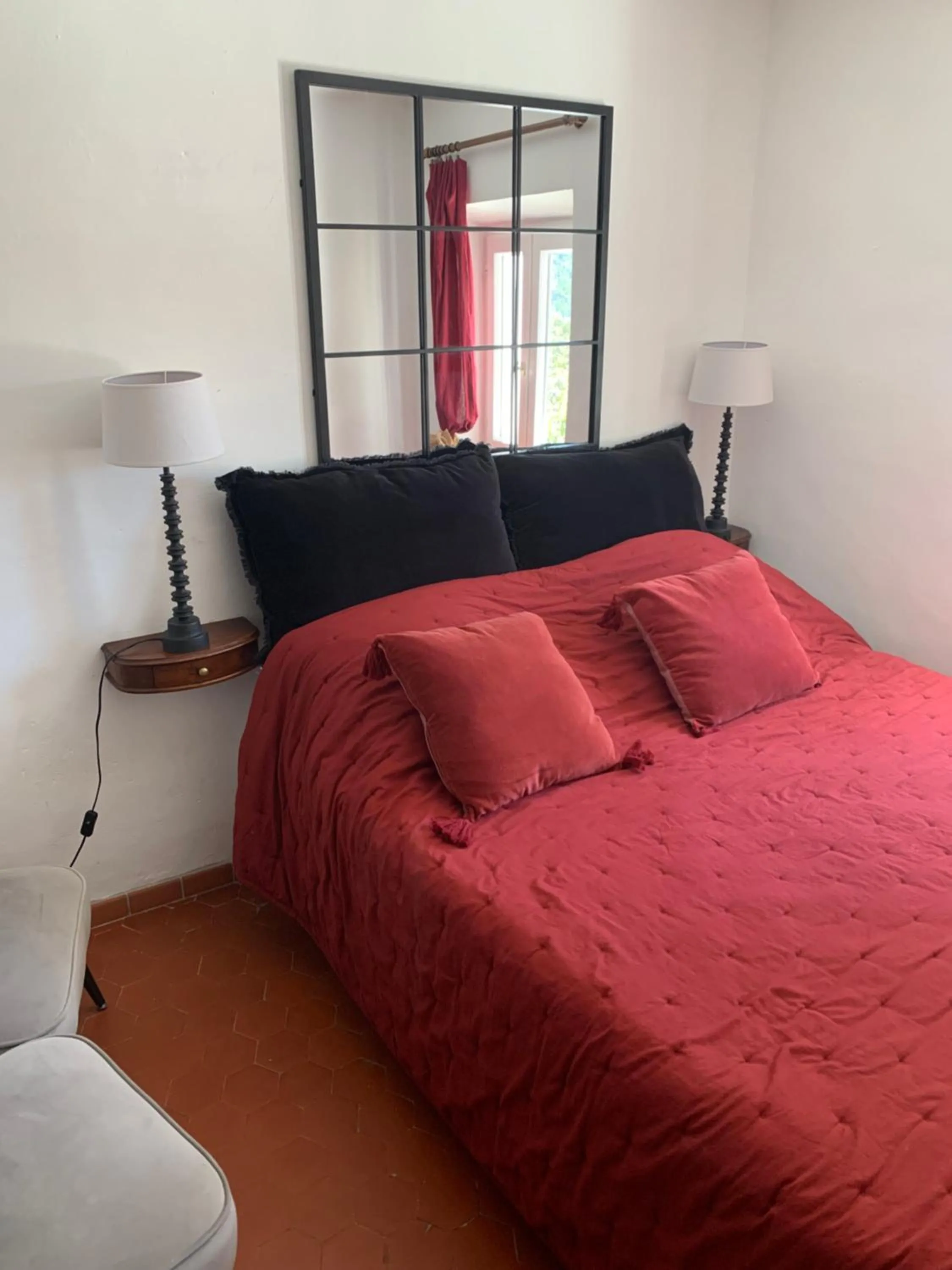 Bedroom, Bed in Tivoli en Provence